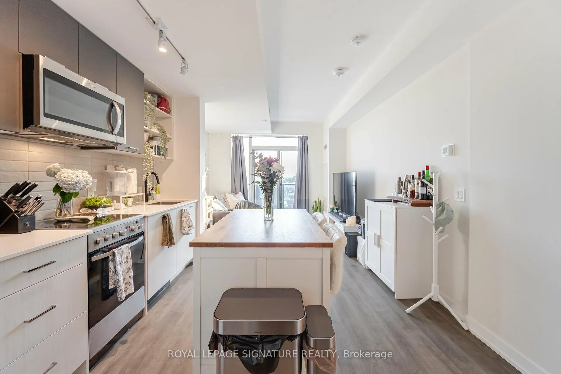Photo 9 of Unit 815, 2300 St. Clair Avenue W, Toronto, Junction Area — HOMEH