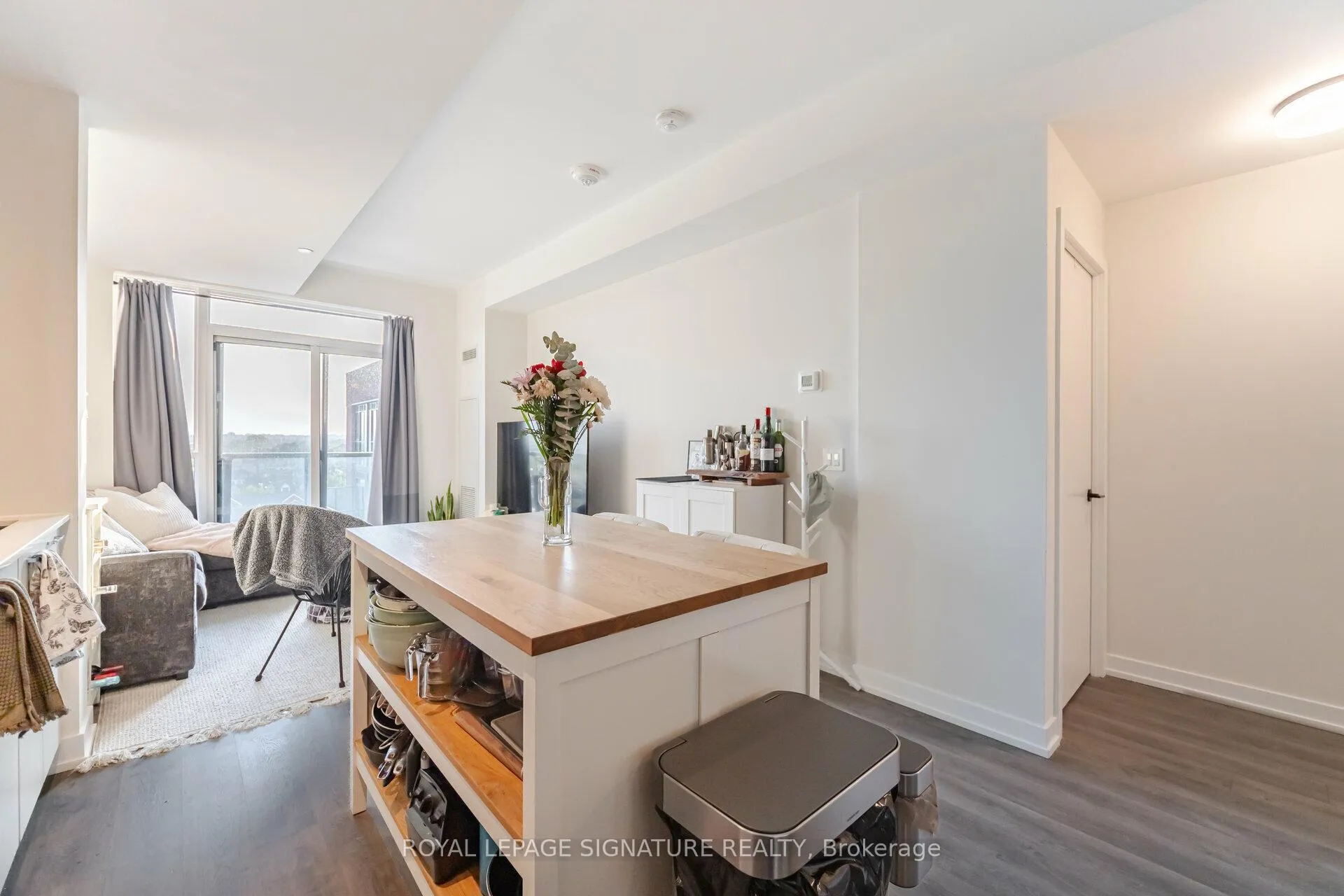 Photo 10 of Unit 815, 2300 St. Clair Avenue W, Toronto, Junction Area — HOMEH