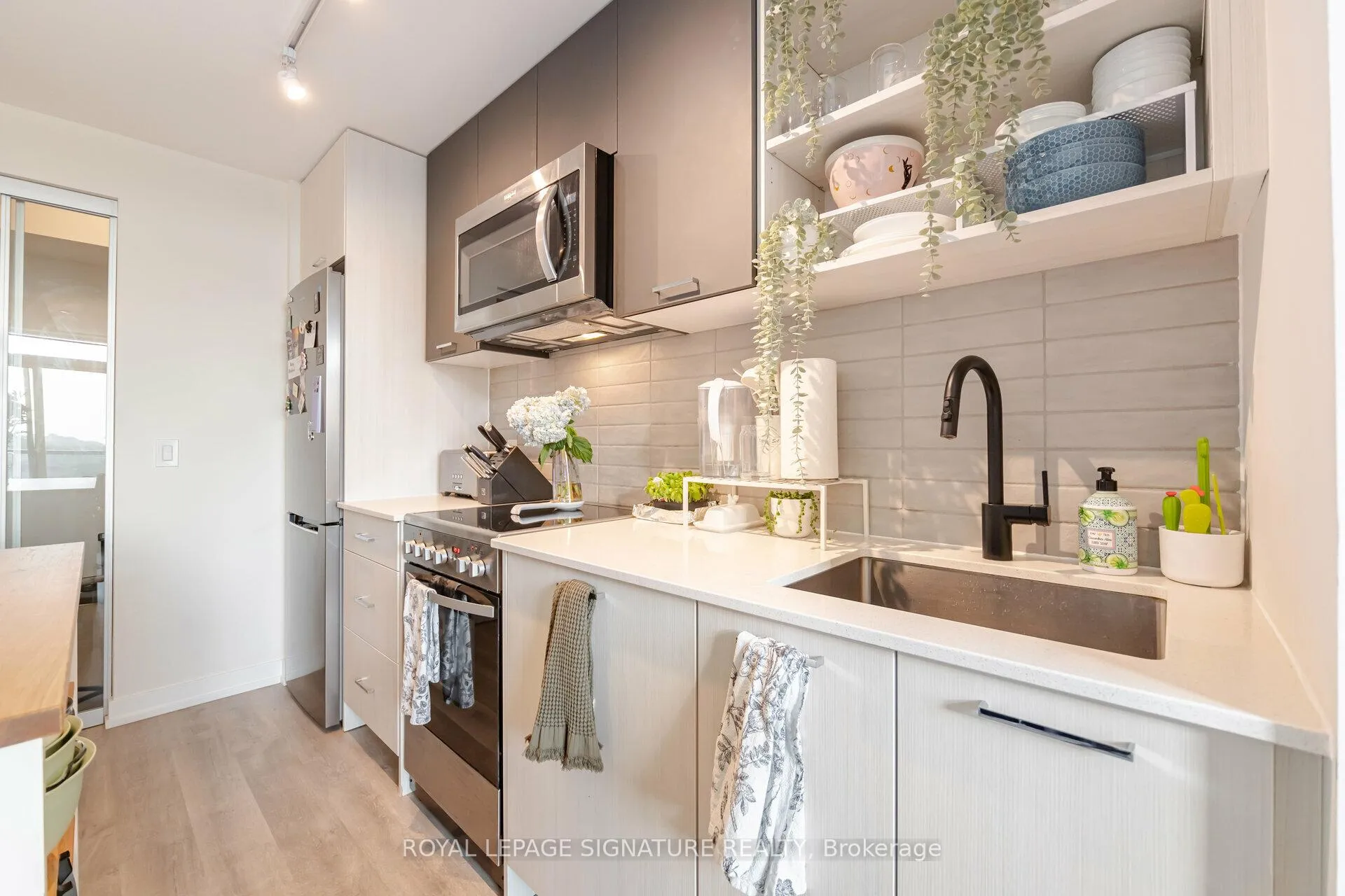 Photo 13 of Unit 815, 2300 St. Clair Avenue W, Toronto, Junction Area — HOMEH