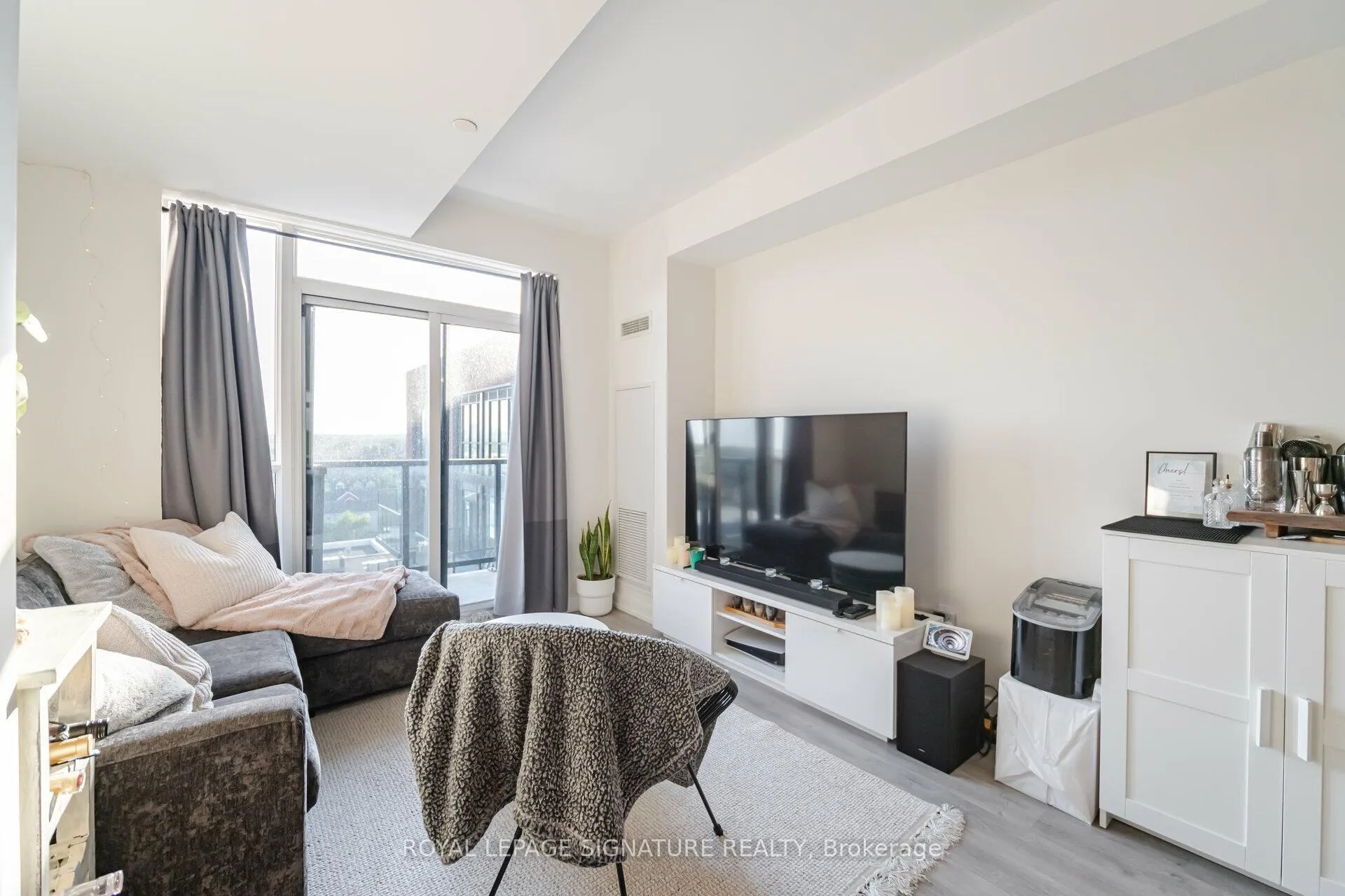 Photo 14 of Unit 815, 2300 St. Clair Avenue W, Toronto, Junction Area — HOMEH