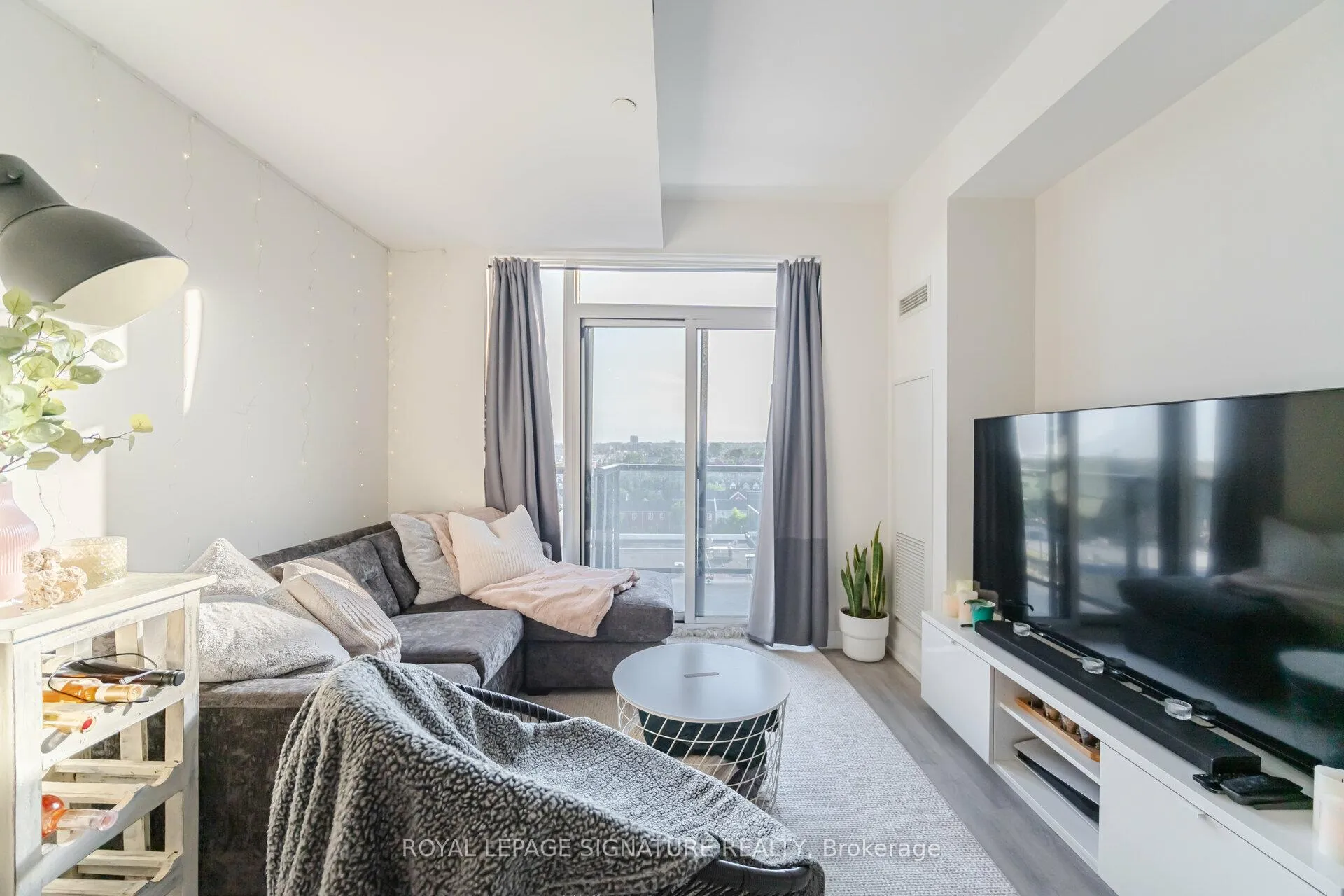 Photo 15 of Unit 815, 2300 St. Clair Avenue W, Toronto, Junction Area — HOMEH