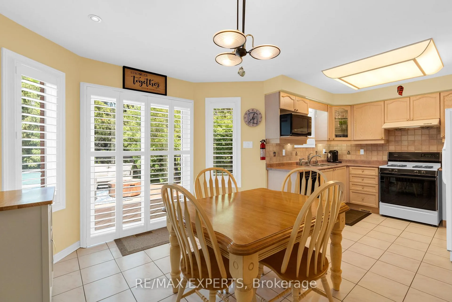 Photo 12 of 45 Sunkist Valley Road, Caledon, Bolton East — HOMEH