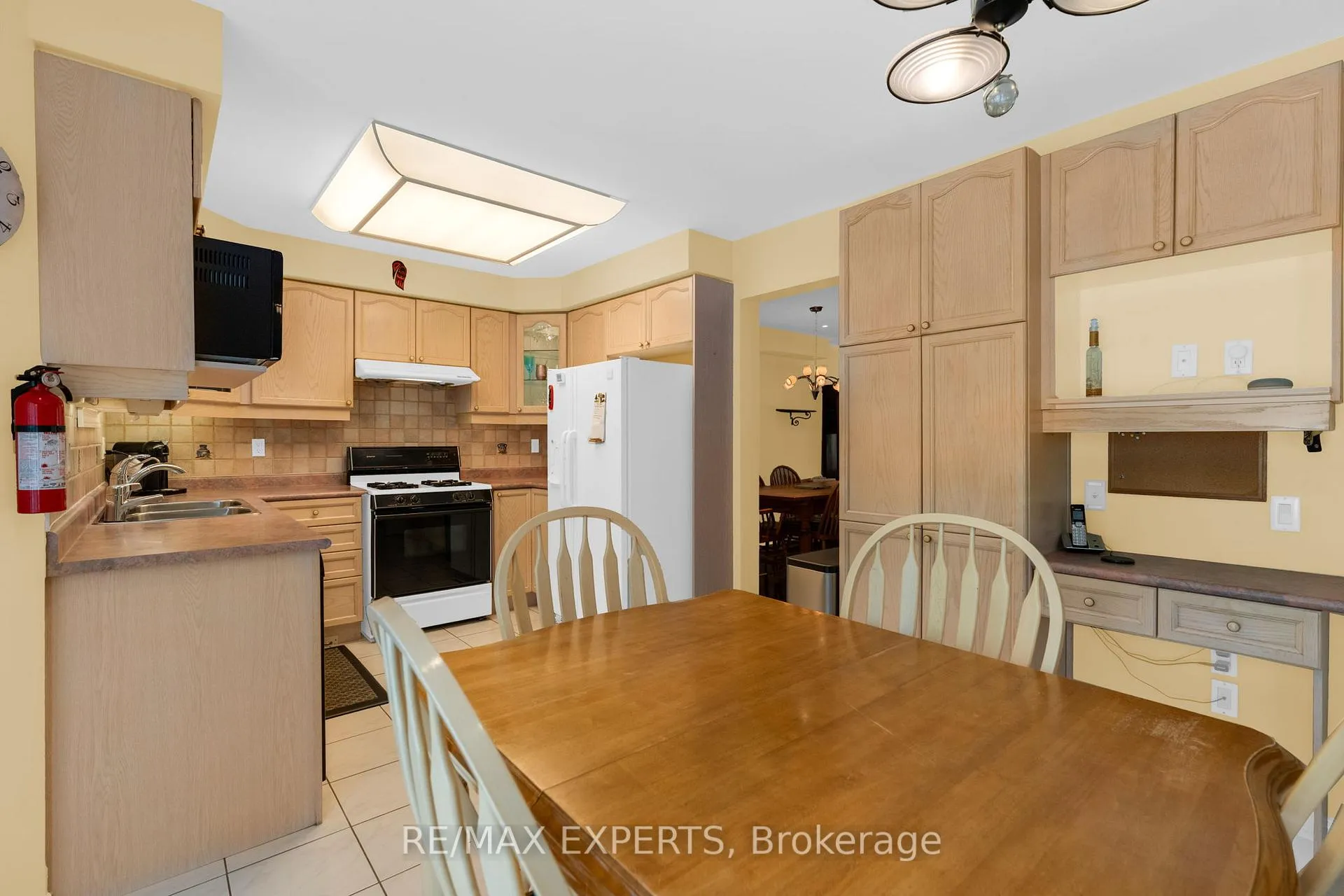 Photo 13 of 45 Sunkist Valley Road, Caledon, Bolton East — HOMEH