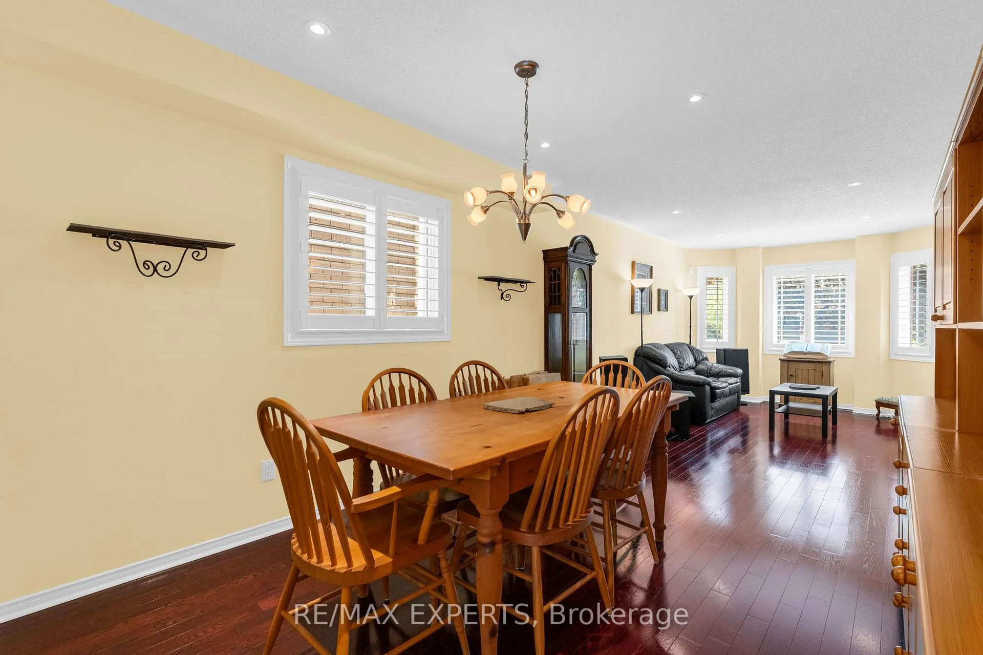 Photo 17 of 45 Sunkist Valley Road, Caledon, Bolton East — HOMEH