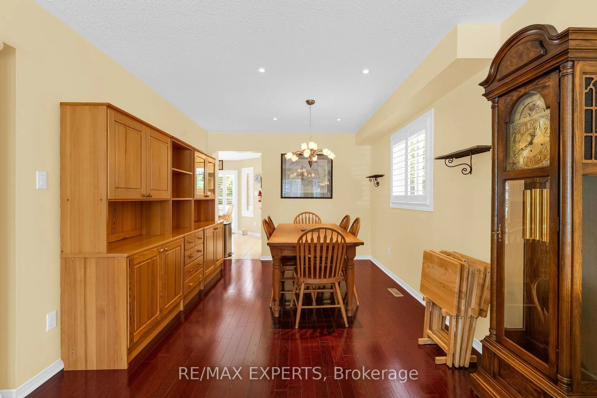 Photo 18 of 45 Sunkist Valley Road, Caledon, Bolton East — HOMEH