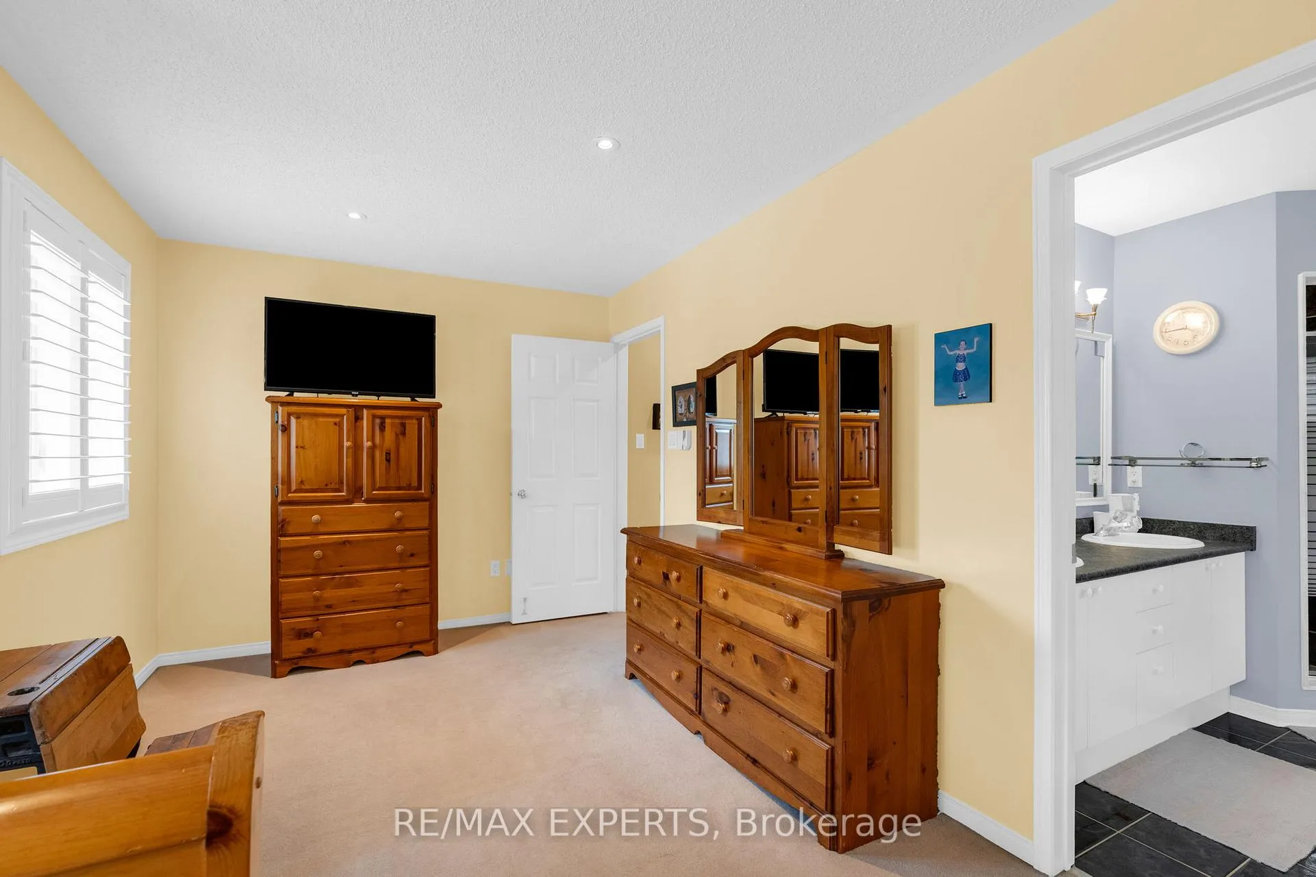 Photo 24 of 45 Sunkist Valley Road, Caledon, Bolton East — HOMEH
