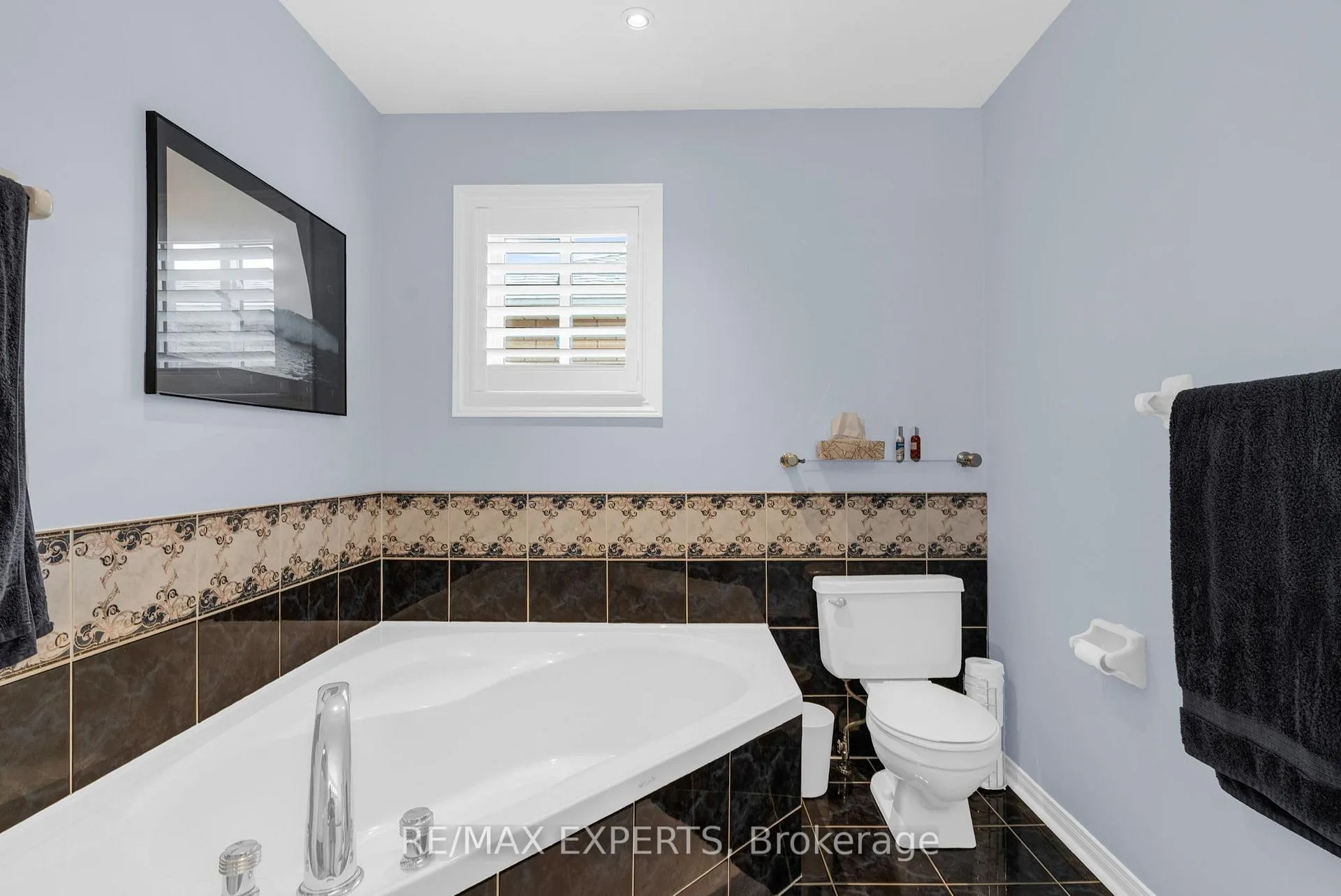Photo 25 of 45 Sunkist Valley Road, Caledon, Bolton East — HOMEH