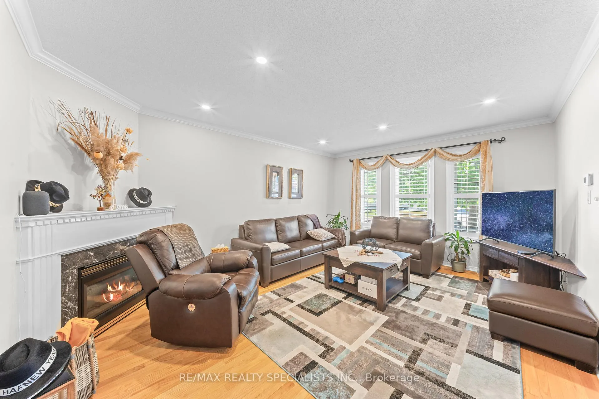 Photo 5 of 52 Pacific Wind Crescent, Brampton, Sandringham-Wellington — HOMEH