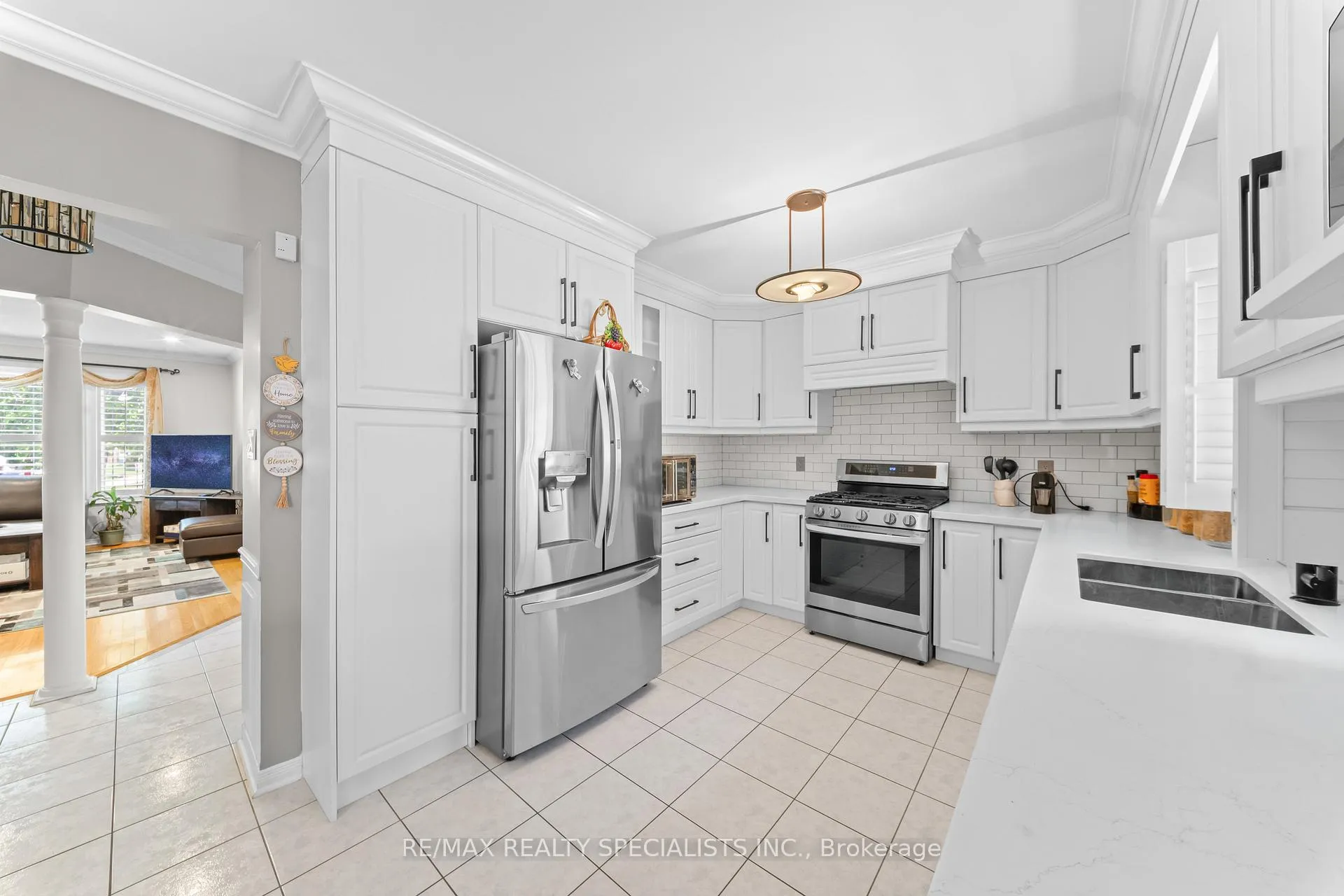 Photo 16 of 52 Pacific Wind Crescent, Brampton, Sandringham-Wellington — HOMEH