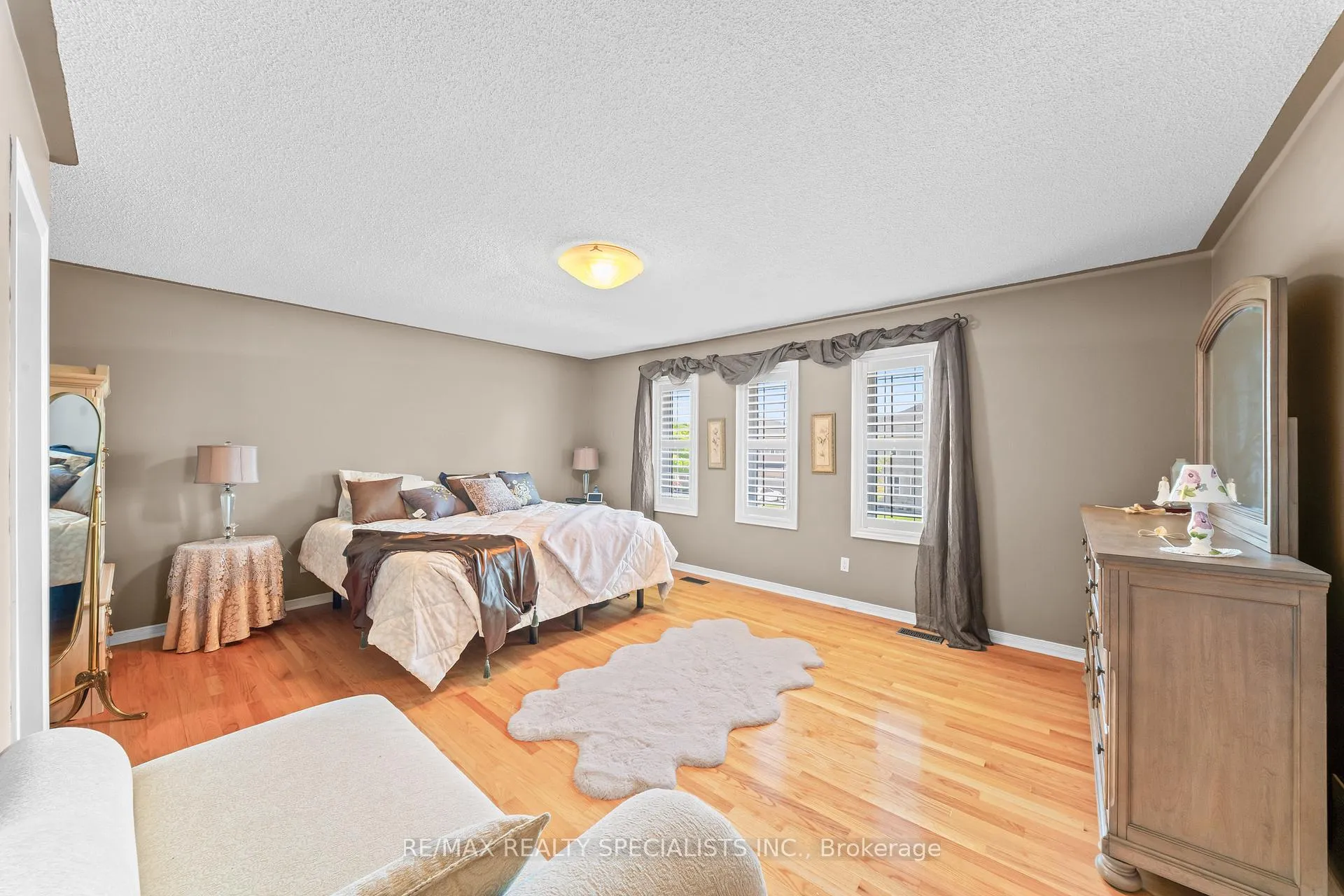 Photo 18 of 52 Pacific Wind Crescent, Brampton, Sandringham-Wellington — HOMEH