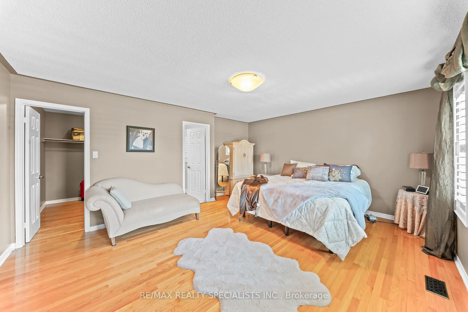 Photo 19 of 52 Pacific Wind Crescent, Brampton, Sandringham-Wellington — HOMEH