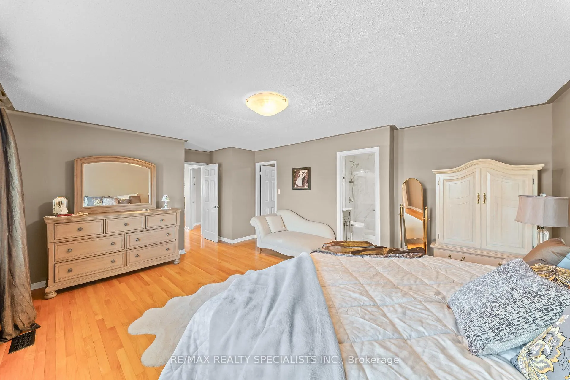 Photo 20 of 52 Pacific Wind Crescent, Brampton, Sandringham-Wellington — HOMEH