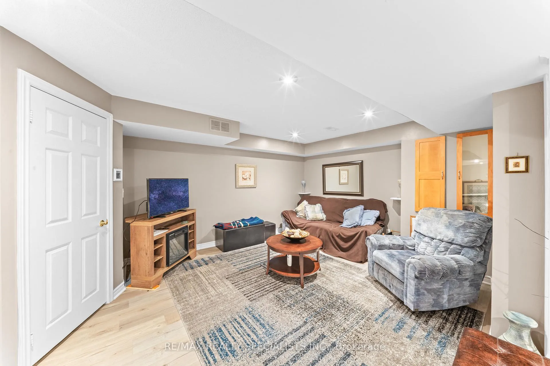 Photo 31 of 52 Pacific Wind Crescent, Brampton, Sandringham-Wellington — HOMEH