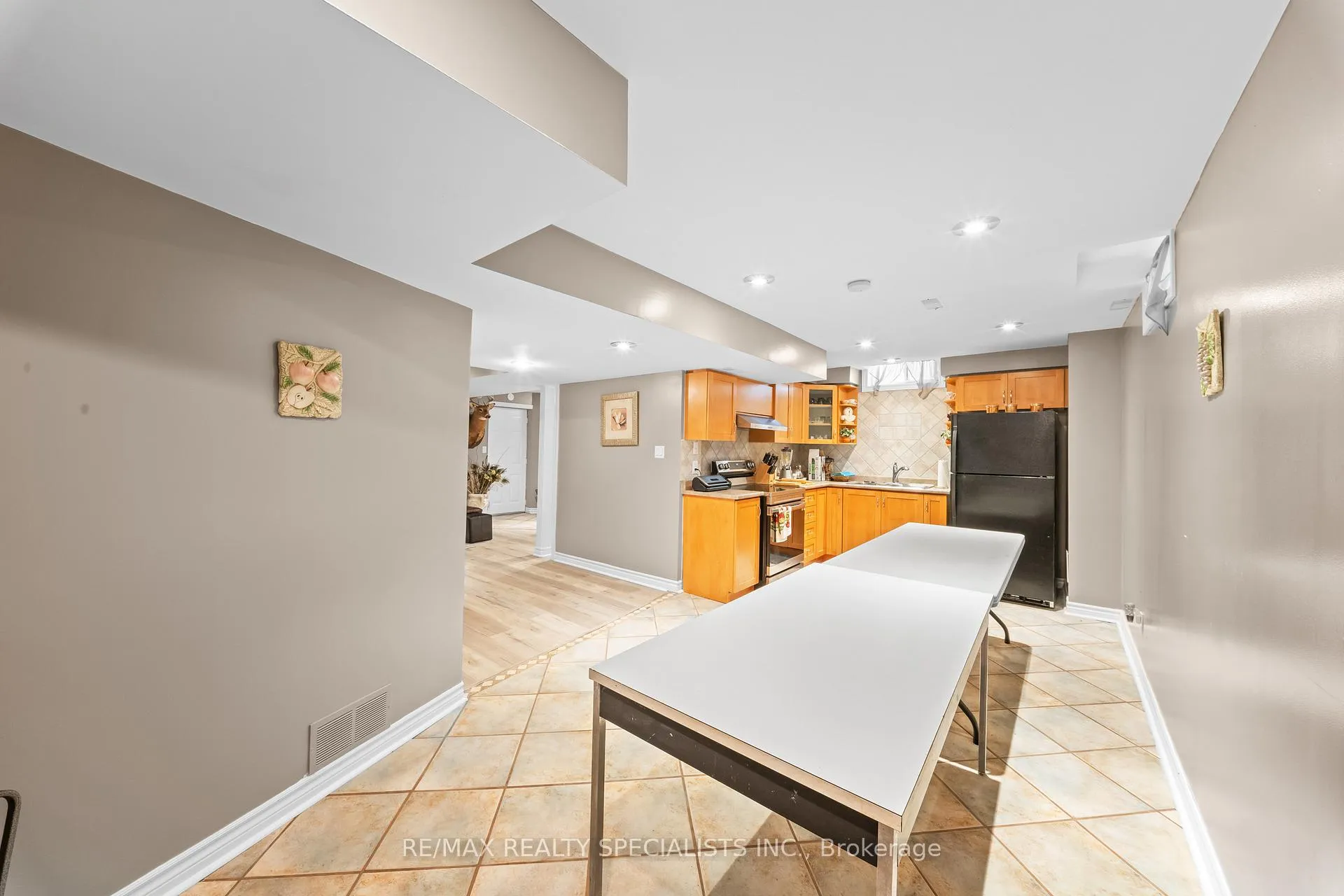 Photo 33 of 52 Pacific Wind Crescent, Brampton, Sandringham-Wellington — HOMEH