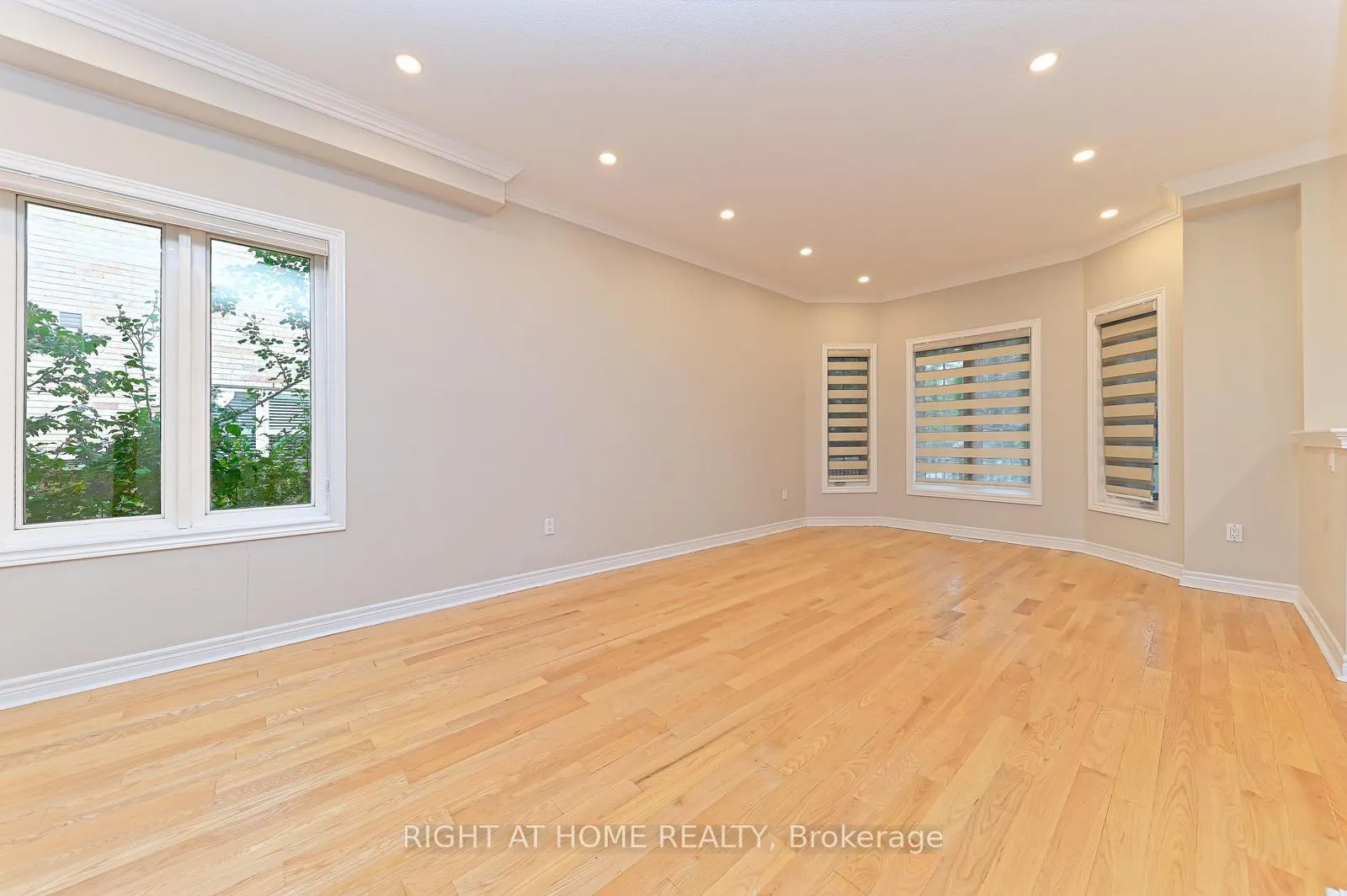 Photo 5 of 6843 Campbell Settler Court E, Mississauga, Meadowvale Village — HOMEH