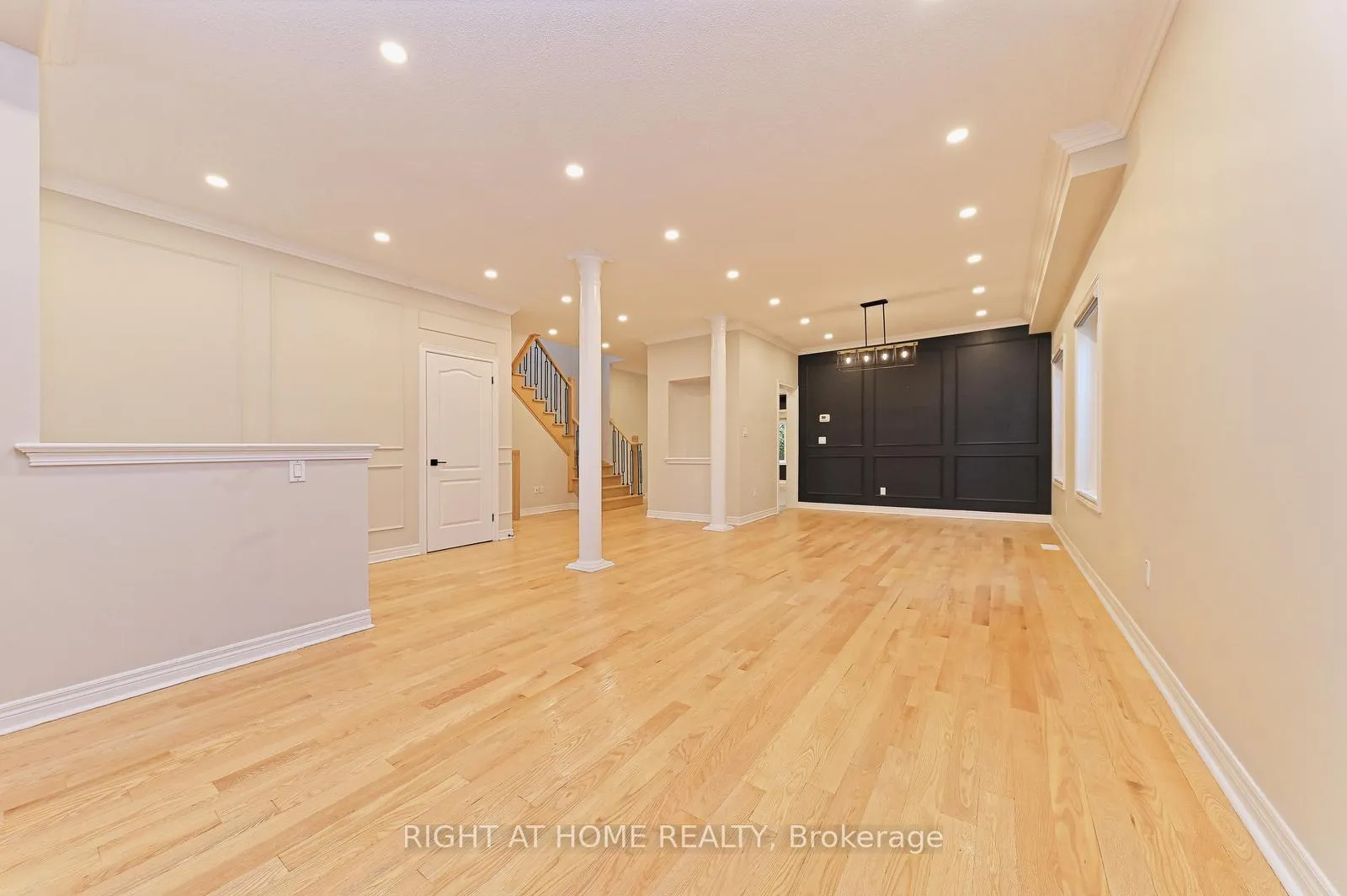 Photo 8 of 6843 Campbell Settler Court E, Mississauga, Meadowvale Village — HOMEH