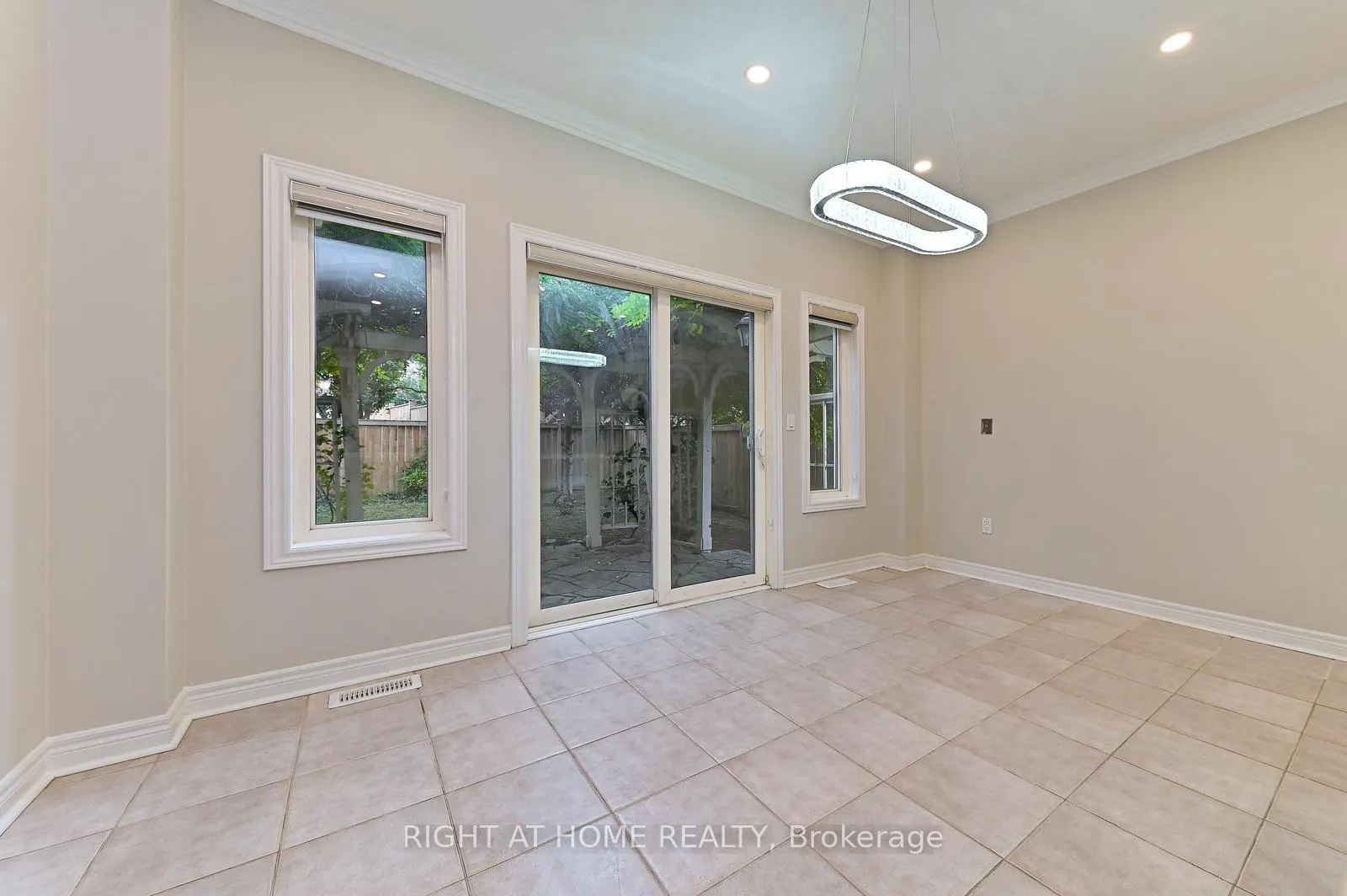 Photo 22 of 6843 Campbell Settler Court E, Mississauga, Meadowvale Village — HOMEH