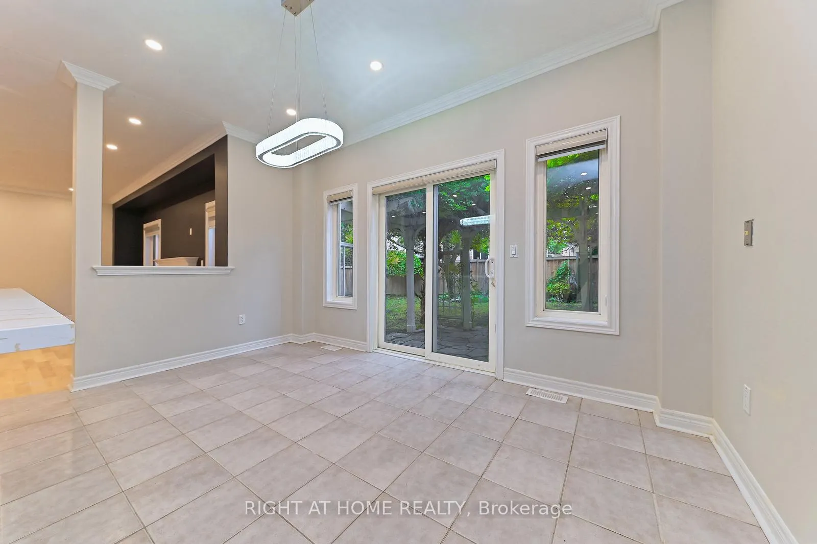 Photo 23 of 6843 Campbell Settler Court E, Mississauga, Meadowvale Village — HOMEH