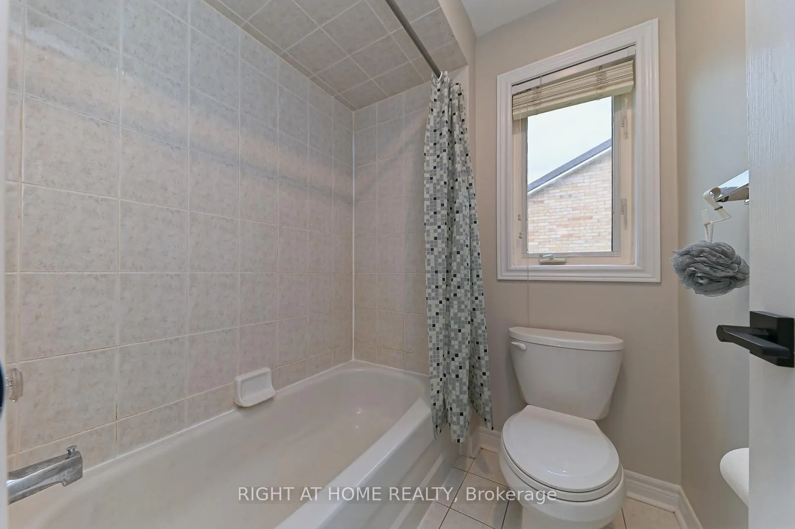 Photo 38 of 6843 Campbell Settler Court E, Mississauga, Meadowvale Village — HOMEH