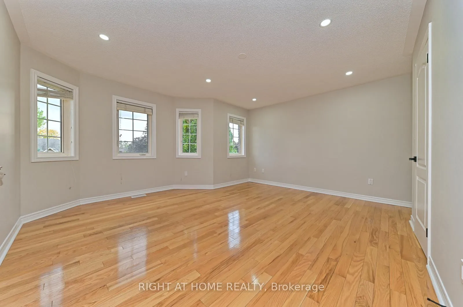 Photo 42 of 6843 Campbell Settler Court E, Mississauga, Meadowvale Village — HOMEH
