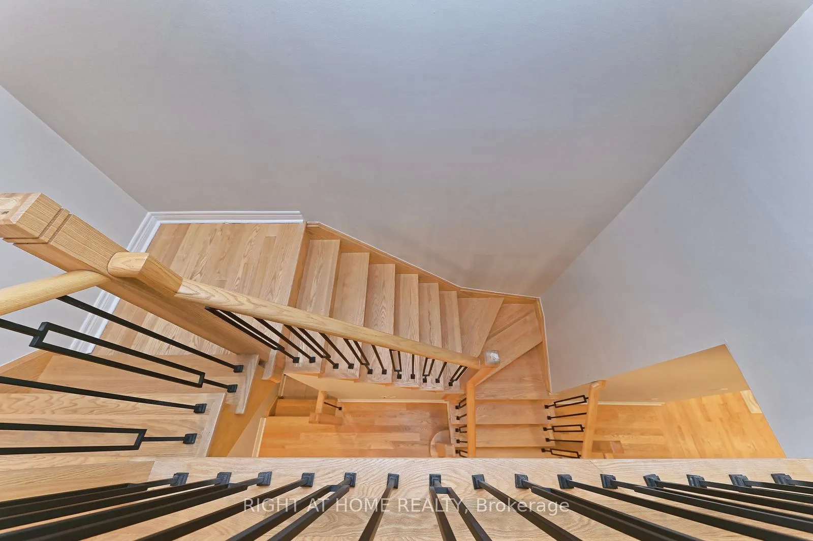 Photo 45 of 6843 Campbell Settler Court E, Mississauga, Meadowvale Village — HOMEH