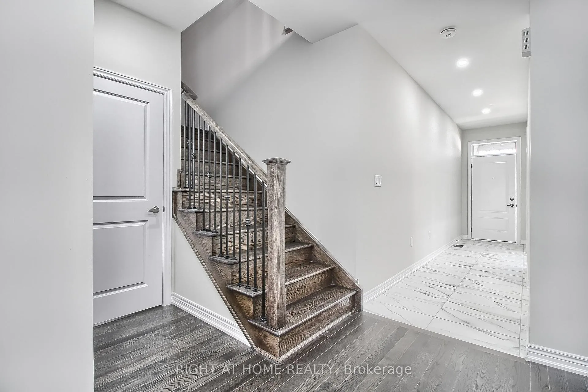 Photo 7 of 31 Dorothy Caine Crescent, Georgina, Sutton & Jackson's Point — HOMEH