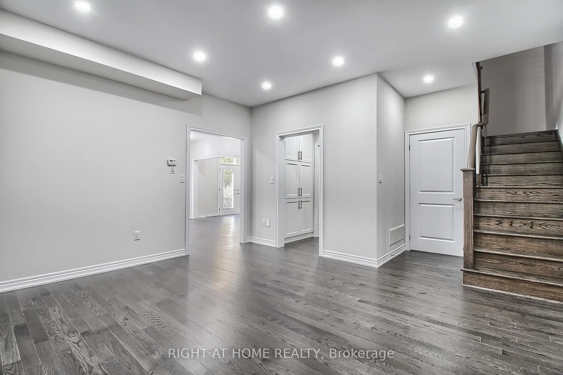 Photo 10 of 31 Dorothy Caine Crescent, Georgina, Sutton & Jackson's Point — HOMEH