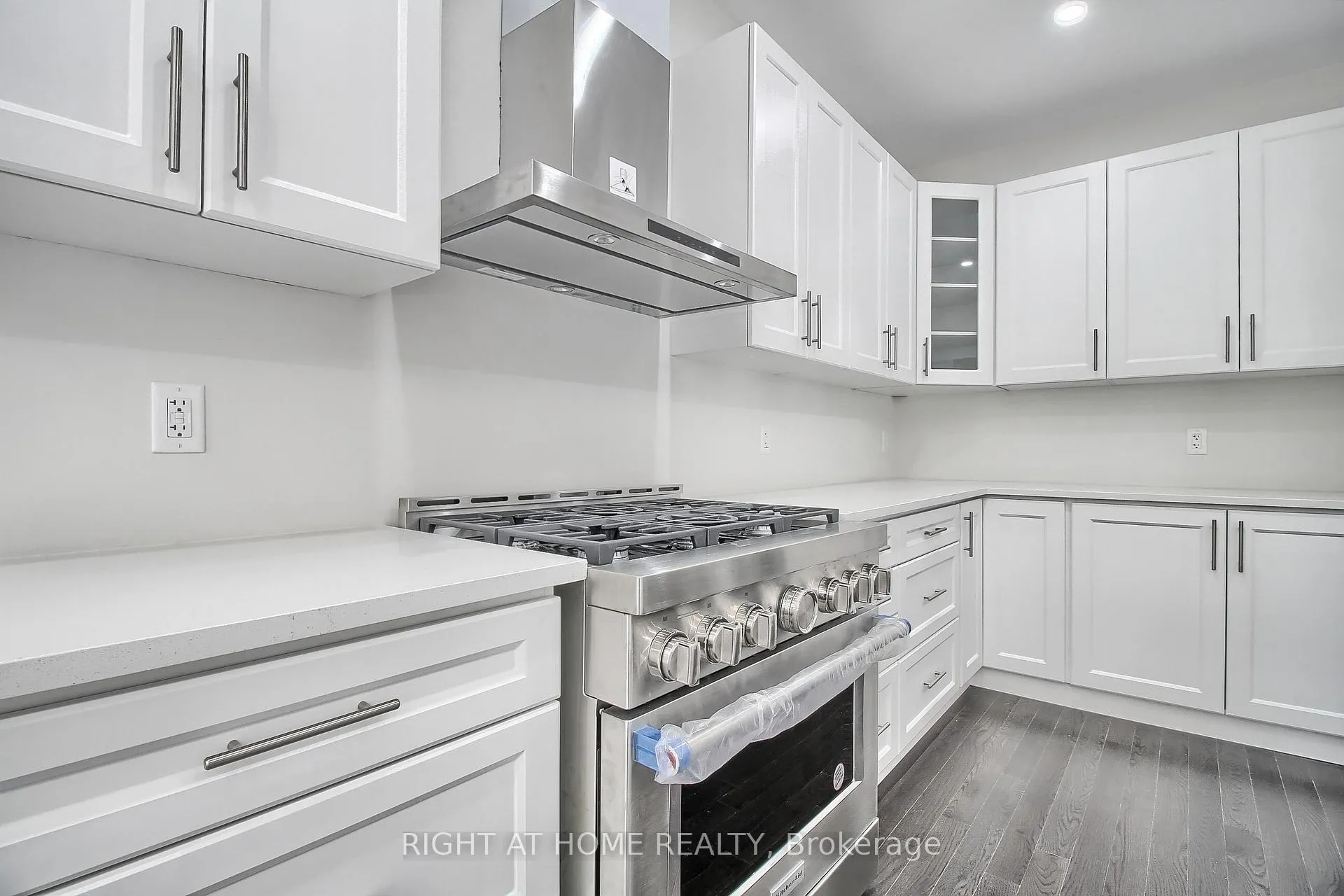 Photo 14 of 31 Dorothy Caine Crescent, Georgina, Sutton & Jackson's Point — HOMEH