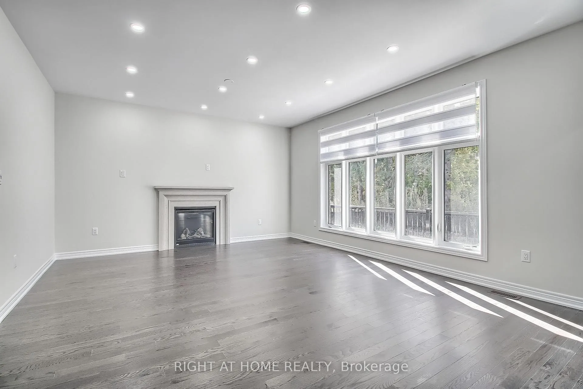 Photo 21 of 31 Dorothy Caine Crescent, Georgina, Sutton & Jackson's Point — HOMEH