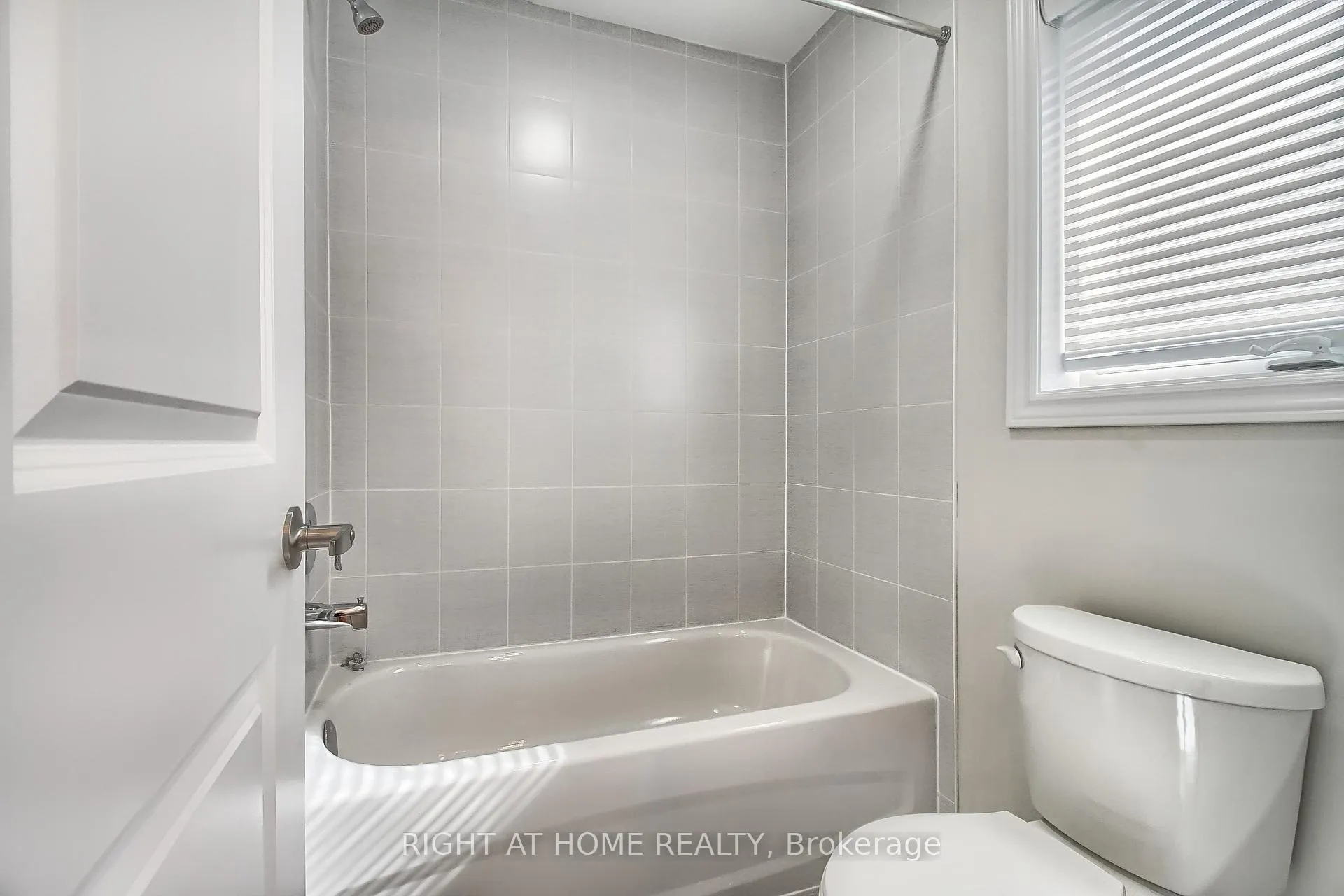 Photo 39 of 31 Dorothy Caine Crescent, Georgina, Sutton & Jackson's Point — HOMEH