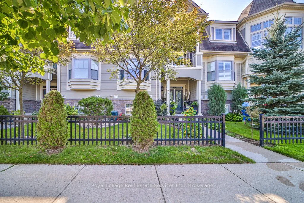Photo 3 of 13 Sandy Coast Crescent, Wasaga Beach — HOMEH
