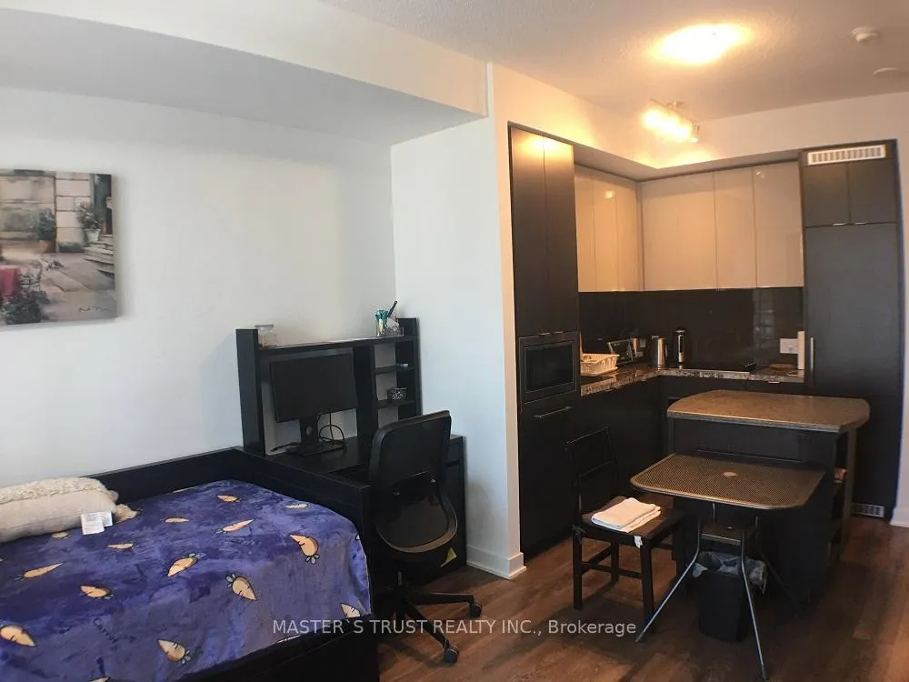 Photo 11 of Unit 1110, 125 Blue Jays Way, Toronto, Waterfront Communities — HOMEH