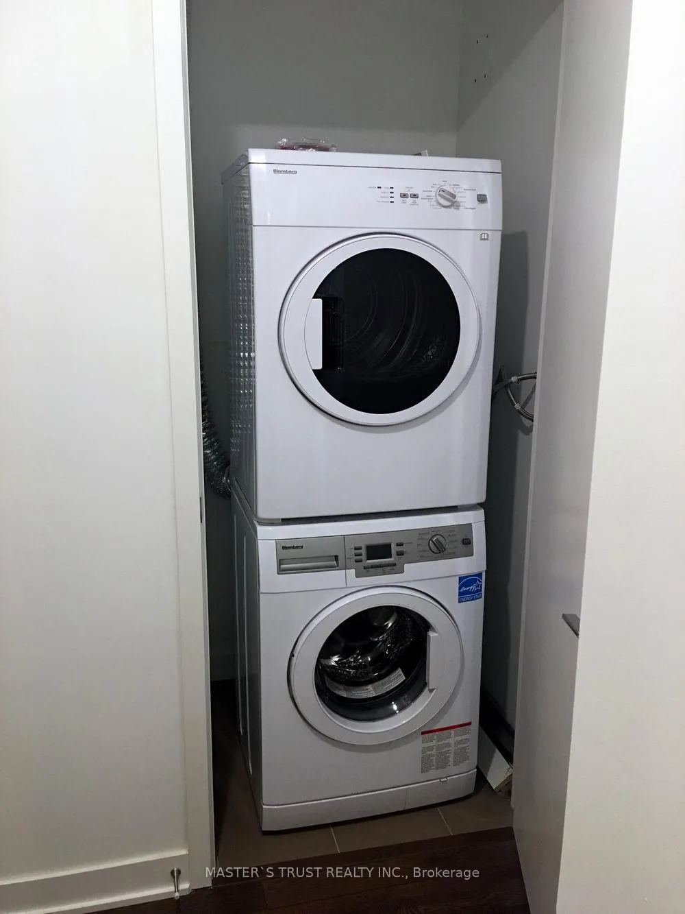 Photo 4 of Unit 1110, 125 Blue Jays Way, Toronto, Waterfront Communities — HOMEH