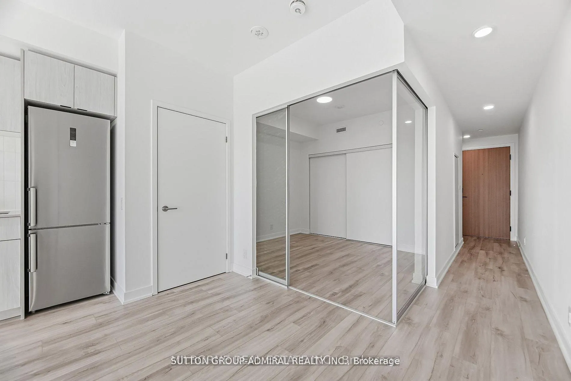 Photo 5 of Unit 908, 1660 Bloor Street, Toronto, High Park North — HOMEH