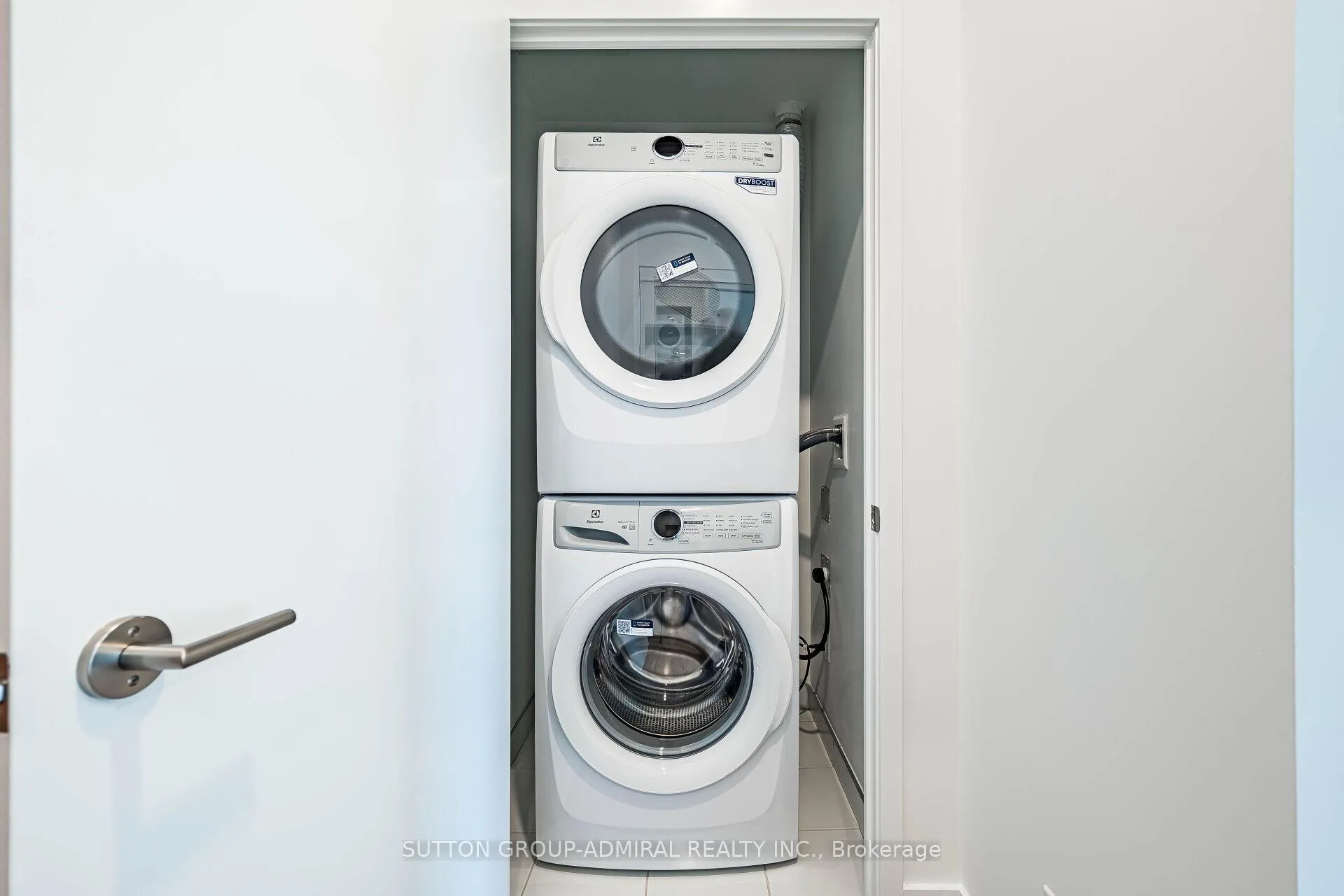 Photo 9 of Unit 908, 1660 Bloor Street, Toronto, High Park North — HOMEH