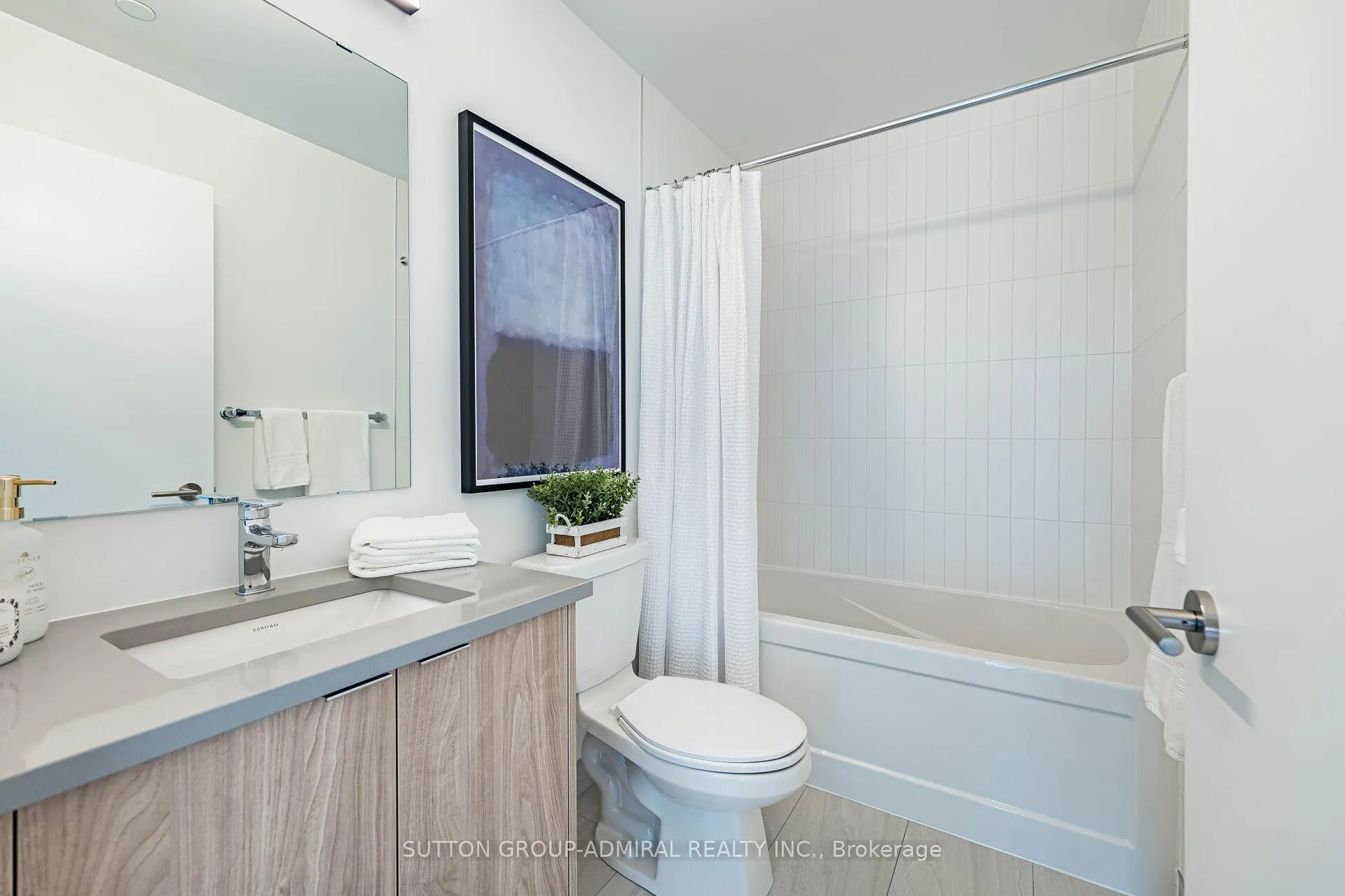 Photo 10 of Unit 908, 1660 Bloor Street, Toronto, High Park North — HOMEH