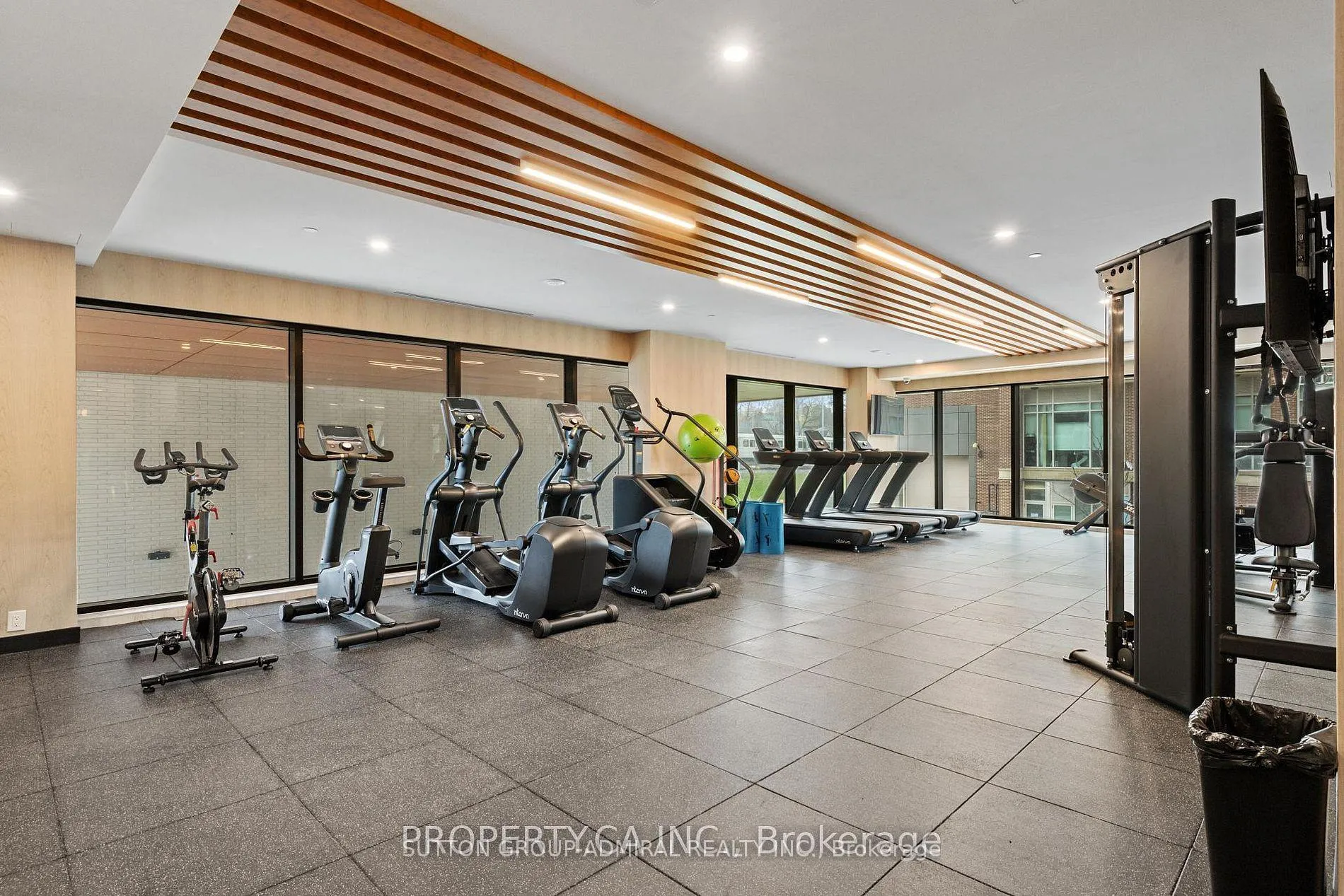 Photo 15 of Unit 908, 1660 Bloor Street, Toronto, High Park North — HOMEH