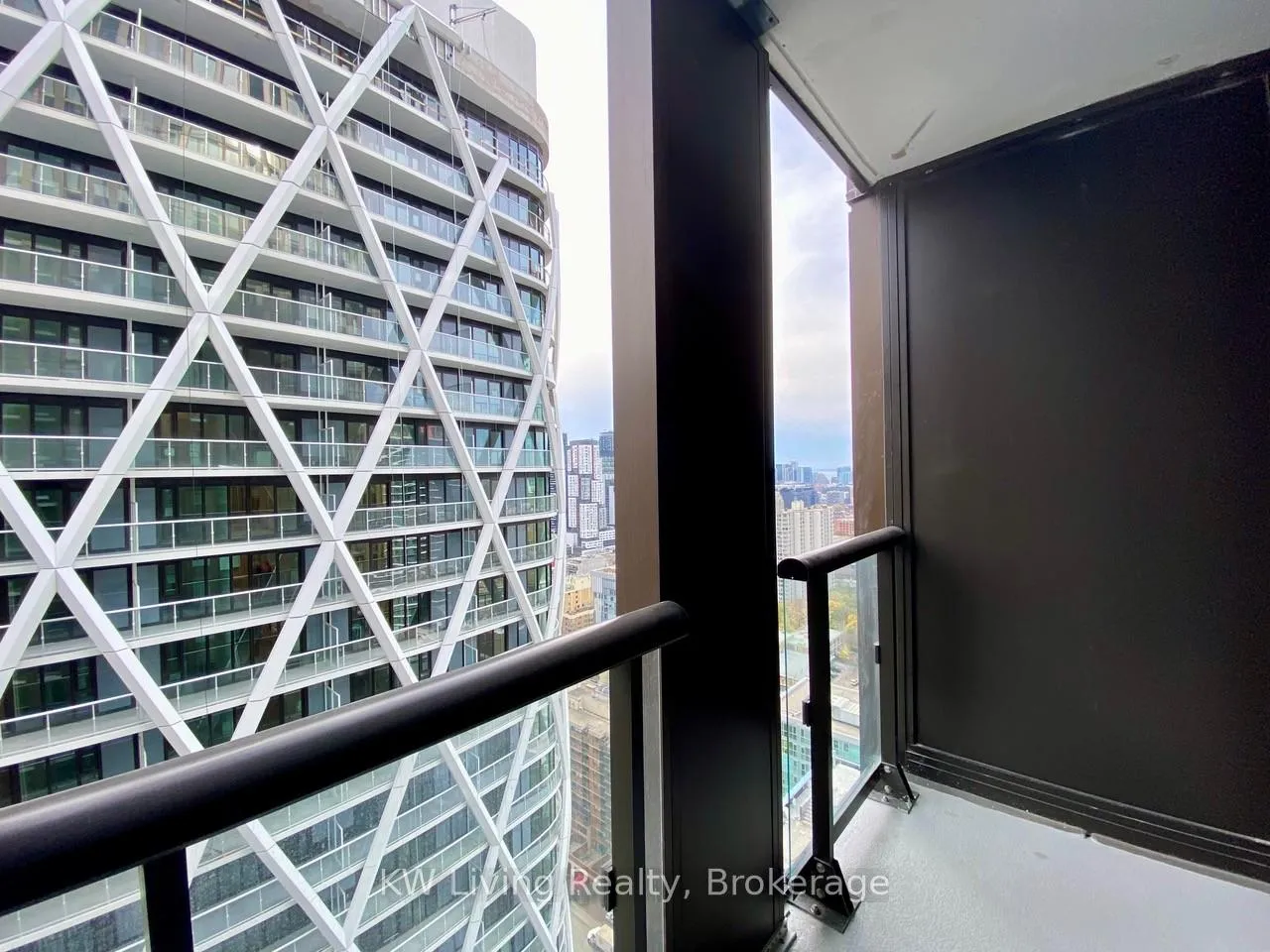 Photo 20 of Unit 2906, 238 Simcoe Street, Toronto, Kensington-Chinatown — HOMEH