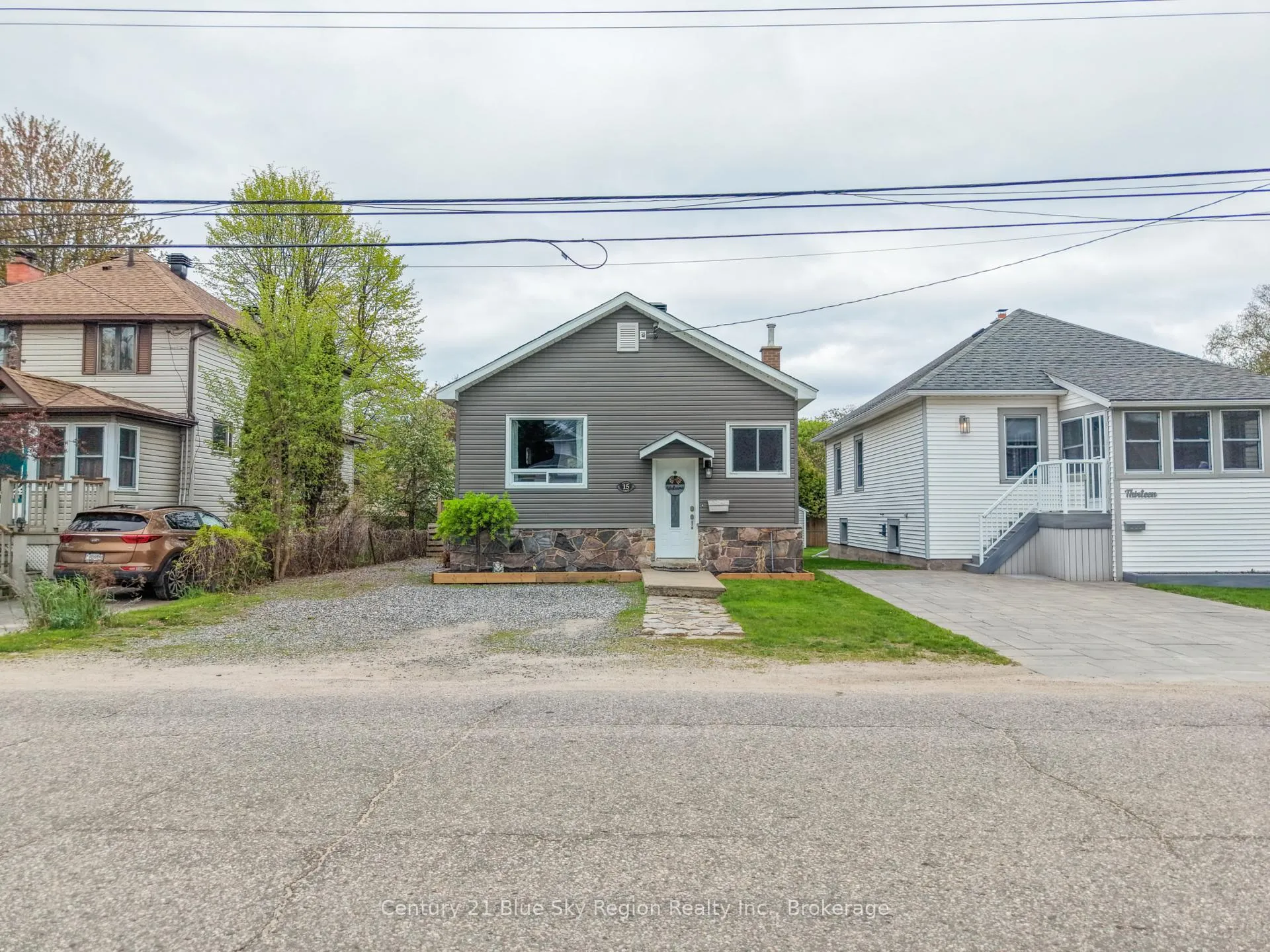 Photo 2 of 15 Pollard Avenue, North Bay, Ferris — HOMEH