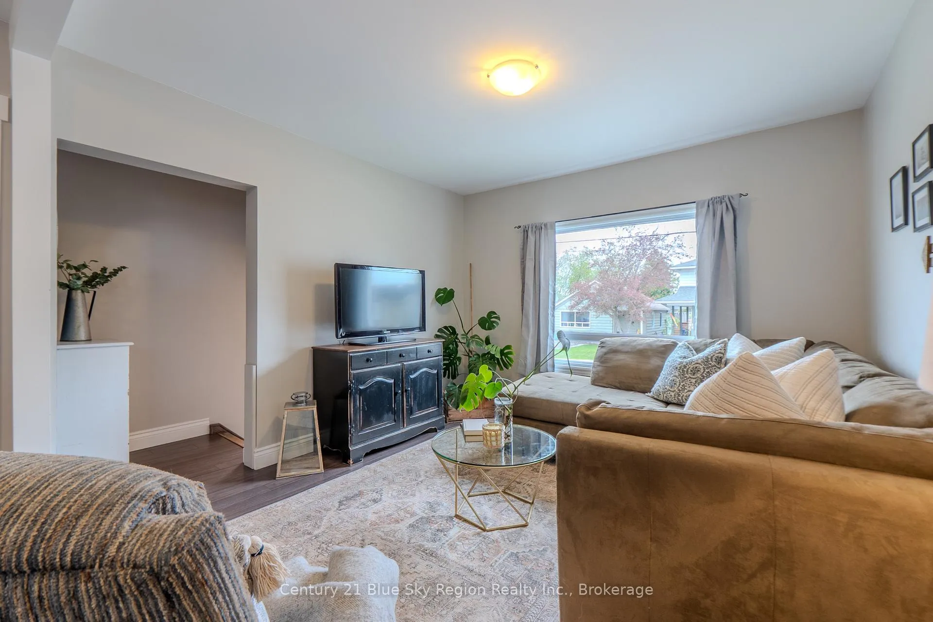 Photo 4 of 15 Pollard Avenue, North Bay, Ferris — HOMEH