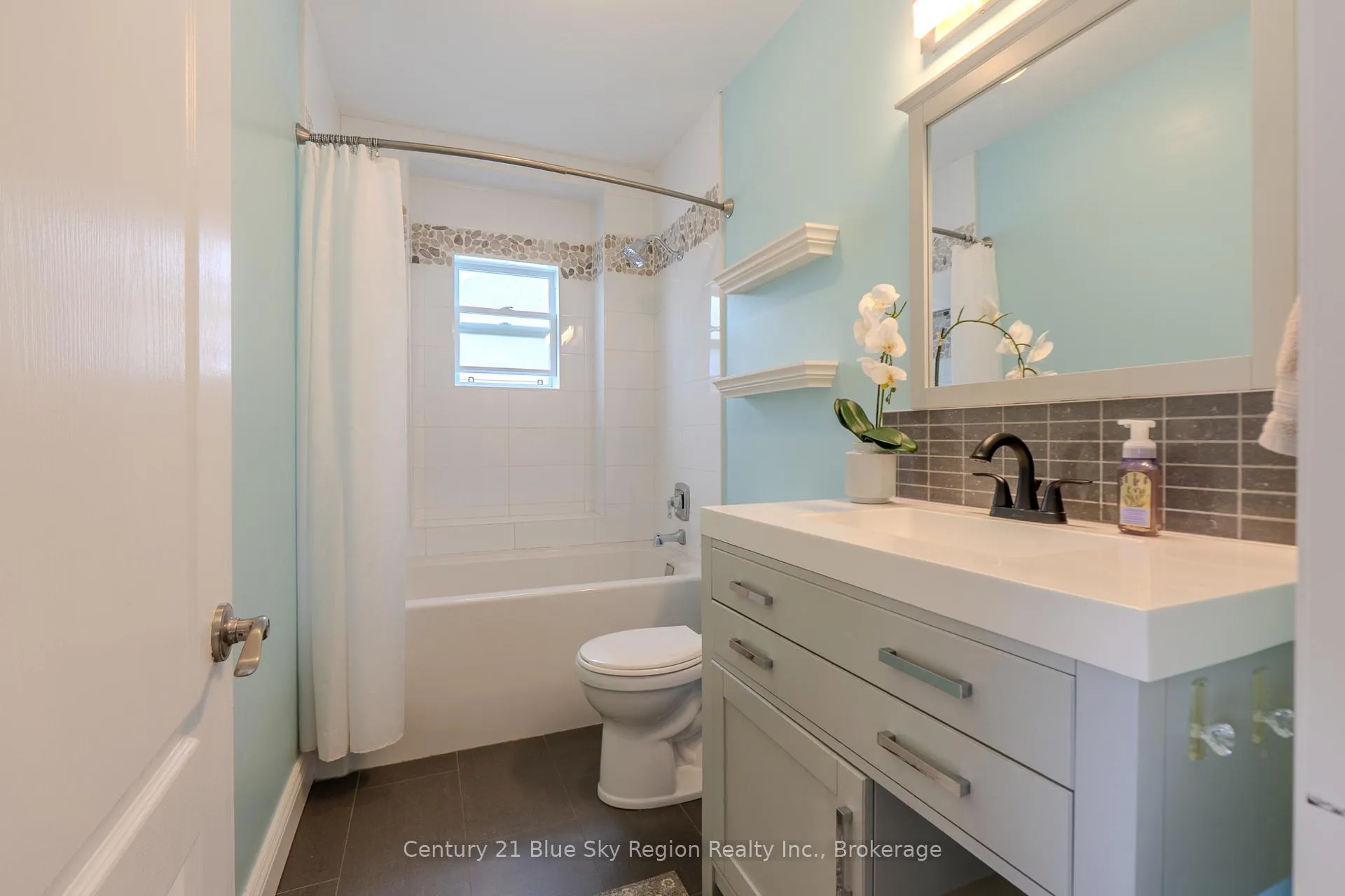 Photo 24 of 15 Pollard Avenue, North Bay, Ferris — HOMEH