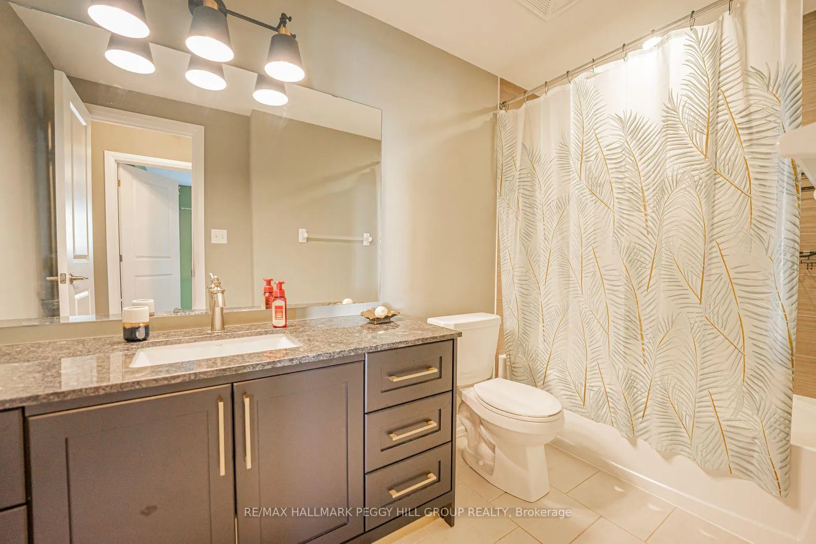 Photo 11 of Unit 112, 54 Koda Street, Barrie, Rural Barrie Southwest — HOMEH