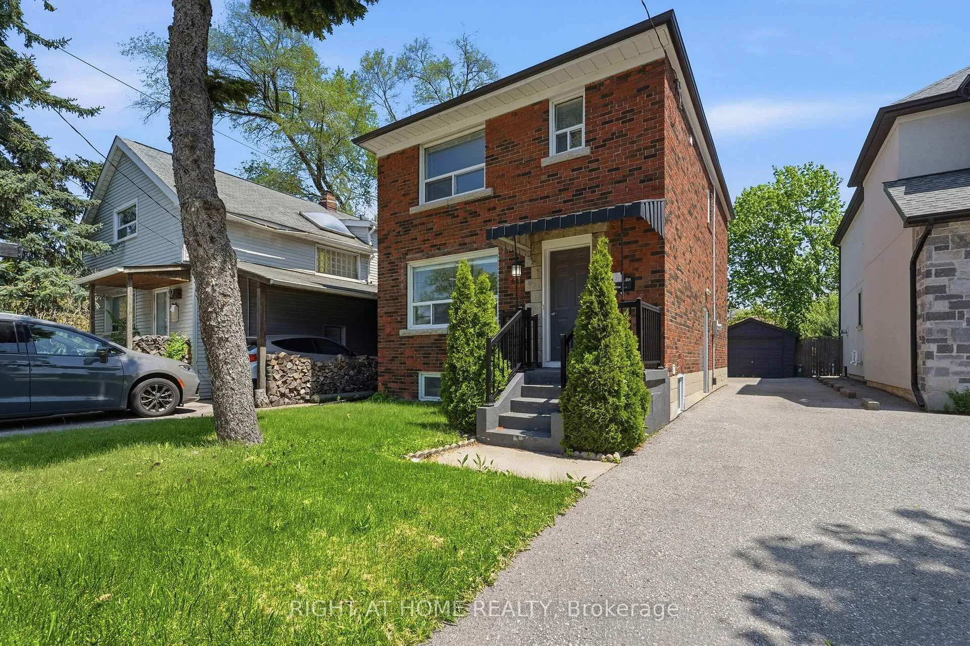 Photo 1 of 615 Pharmacy Avenue, Scarborough, Clairlea-Birchmount — HOMEH