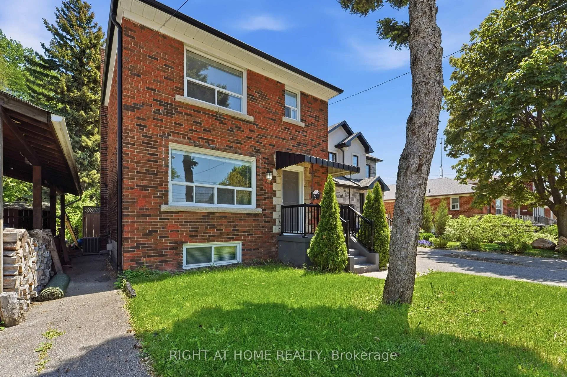 Photo 2 of 615 Pharmacy Avenue, Scarborough, Clairlea-Birchmount — HOMEH