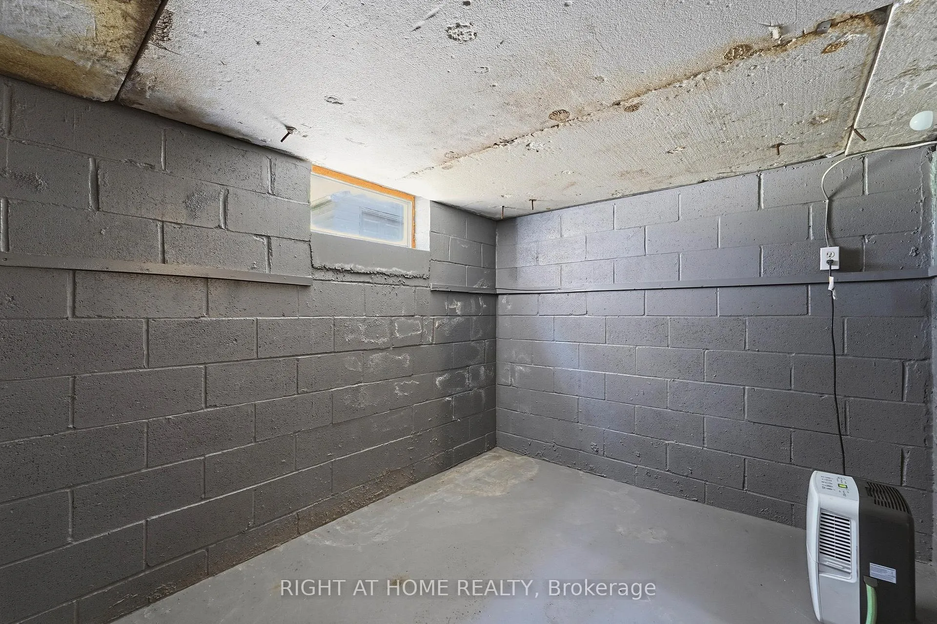 Photo 35 of 615 Pharmacy Avenue, Scarborough, Clairlea-Birchmount — HOMEH