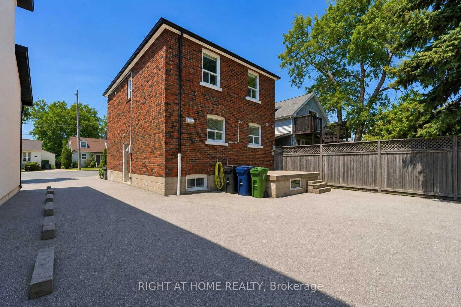 Photo 36 of 615 Pharmacy Avenue, Scarborough, Clairlea-Birchmount — HOMEH