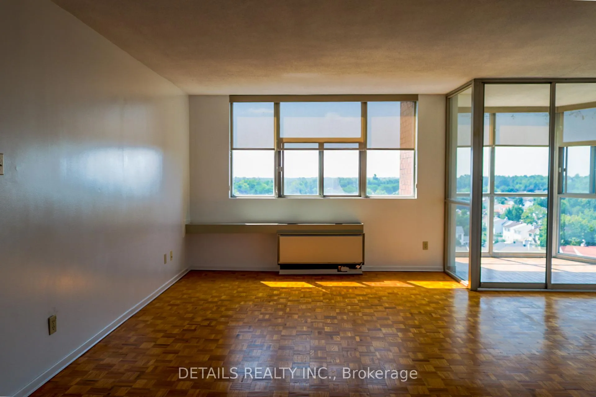 Photo 6 of Unit 1009, 2760 Carousel Crescent, Ottawa, Emerald Woods/Sawmill Creek — HOMEH