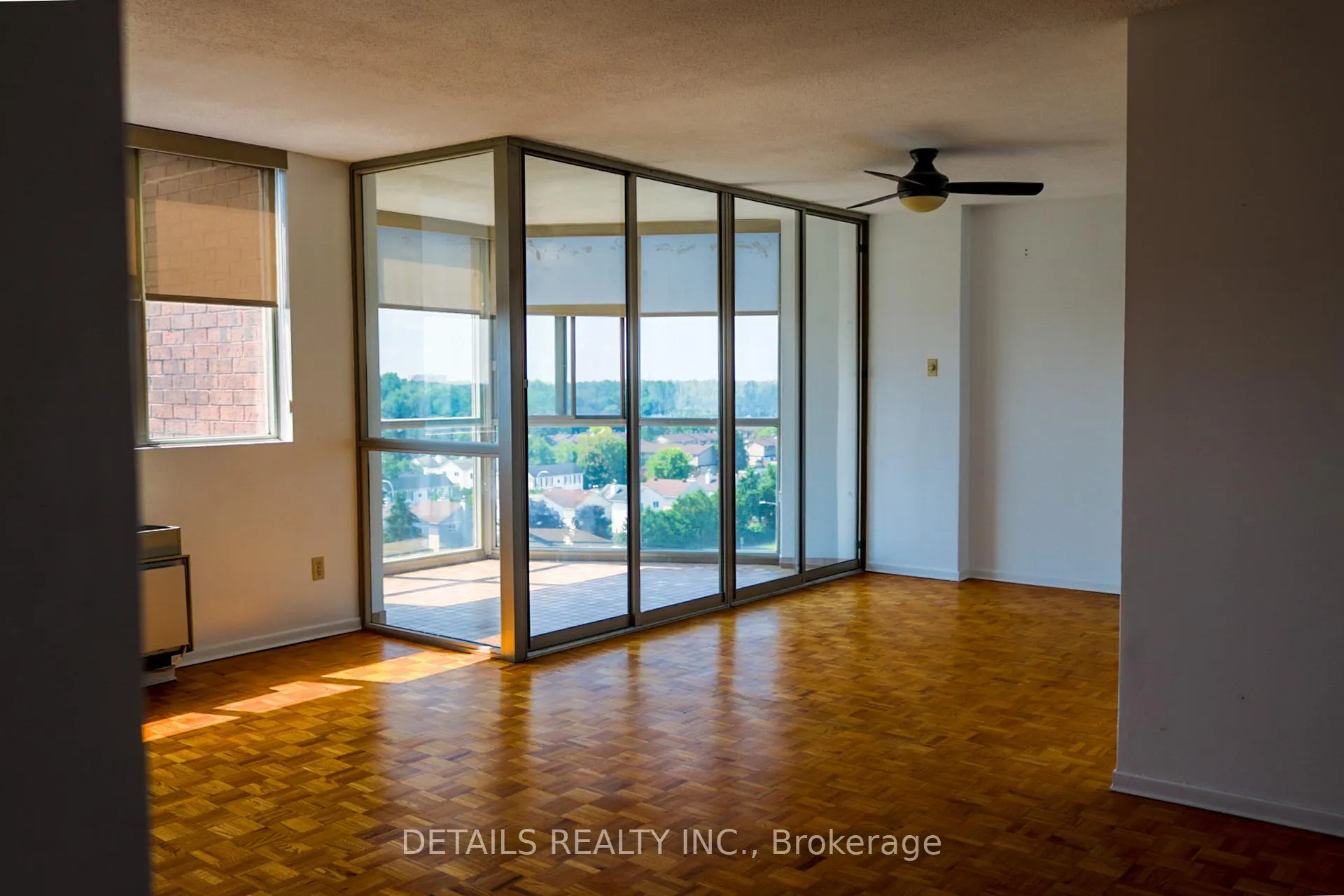 Photo 7 of Unit 1009, 2760 Carousel Crescent, Ottawa, Emerald Woods/Sawmill Creek — HOMEH