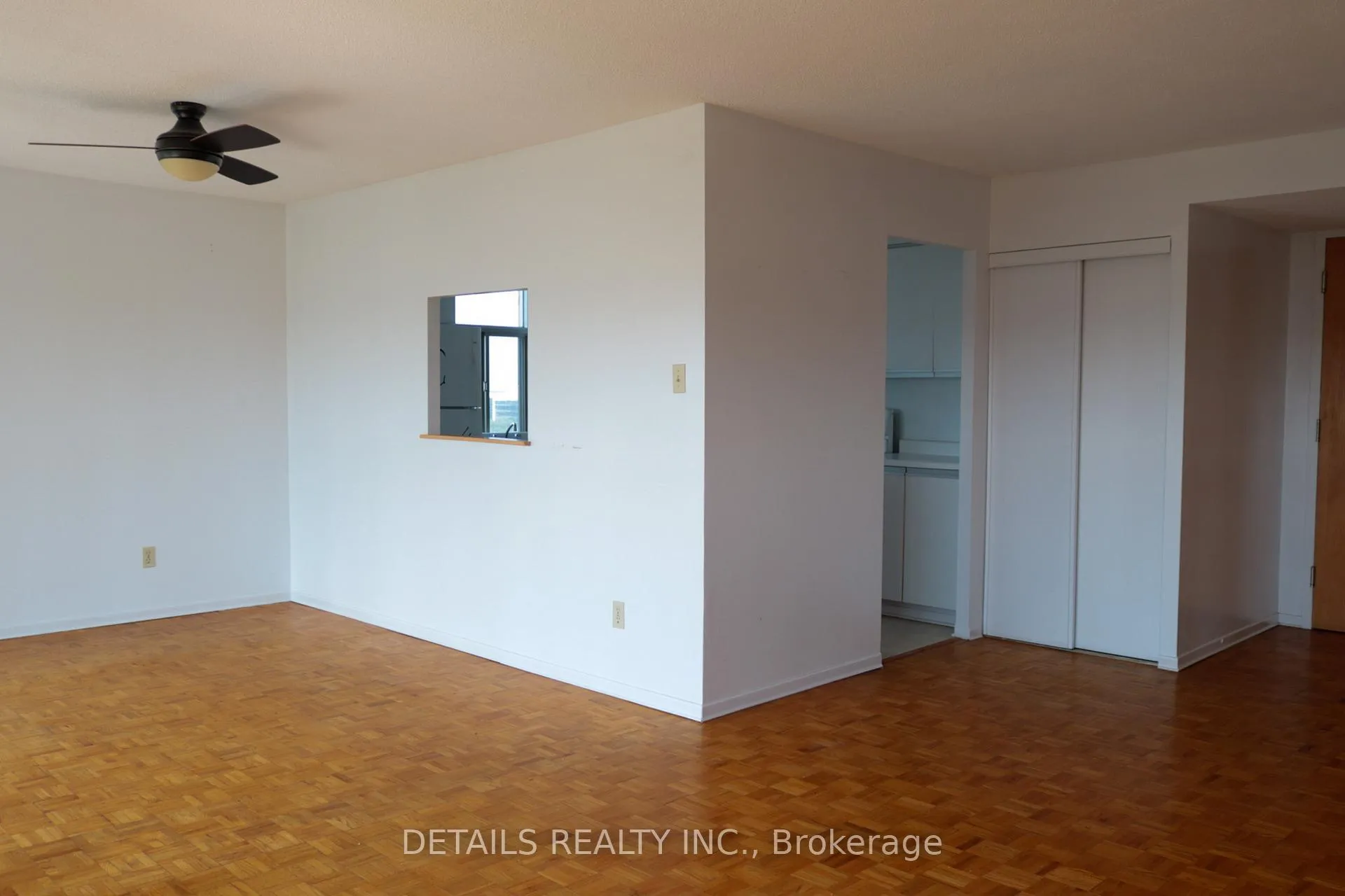 Photo 11 of Unit 1009, 2760 Carousel Crescent, Ottawa, Emerald Woods/Sawmill Creek — HOMEH