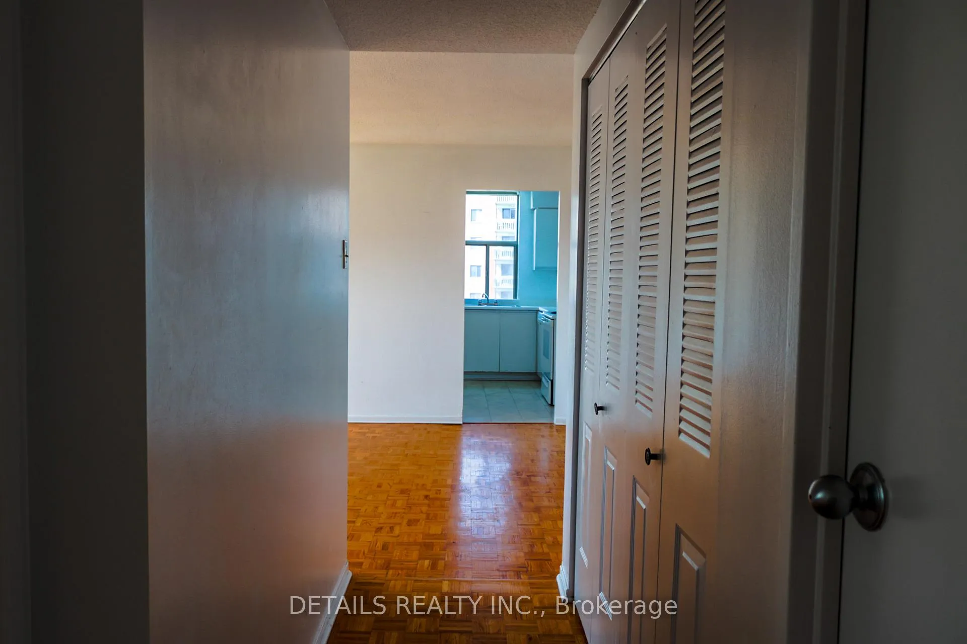 Photo 15 of Unit 1009, 2760 Carousel Crescent, Ottawa, Emerald Woods/Sawmill Creek — HOMEH